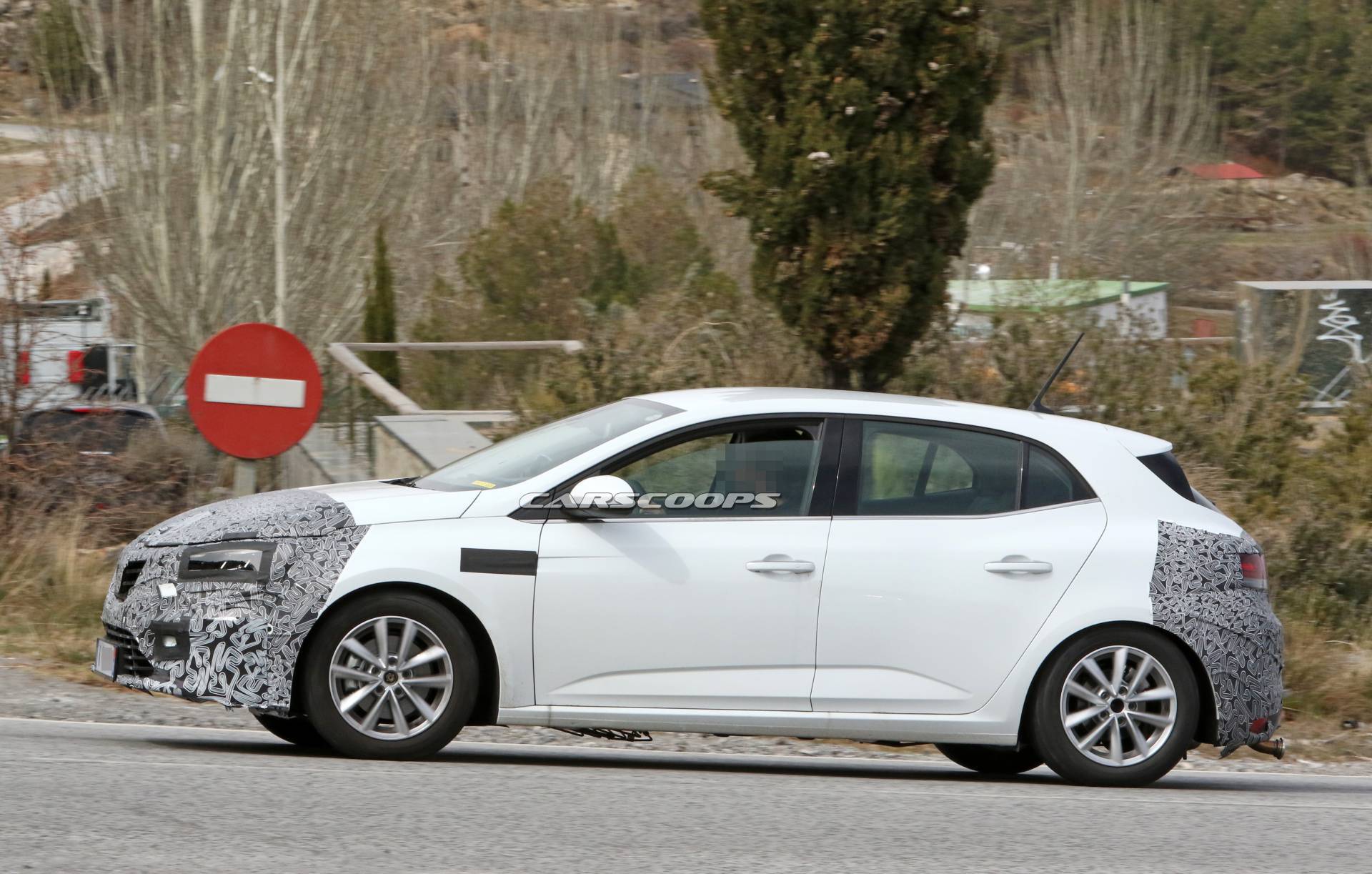 Makyajlı Renault Megane ilk kez görüntülendi