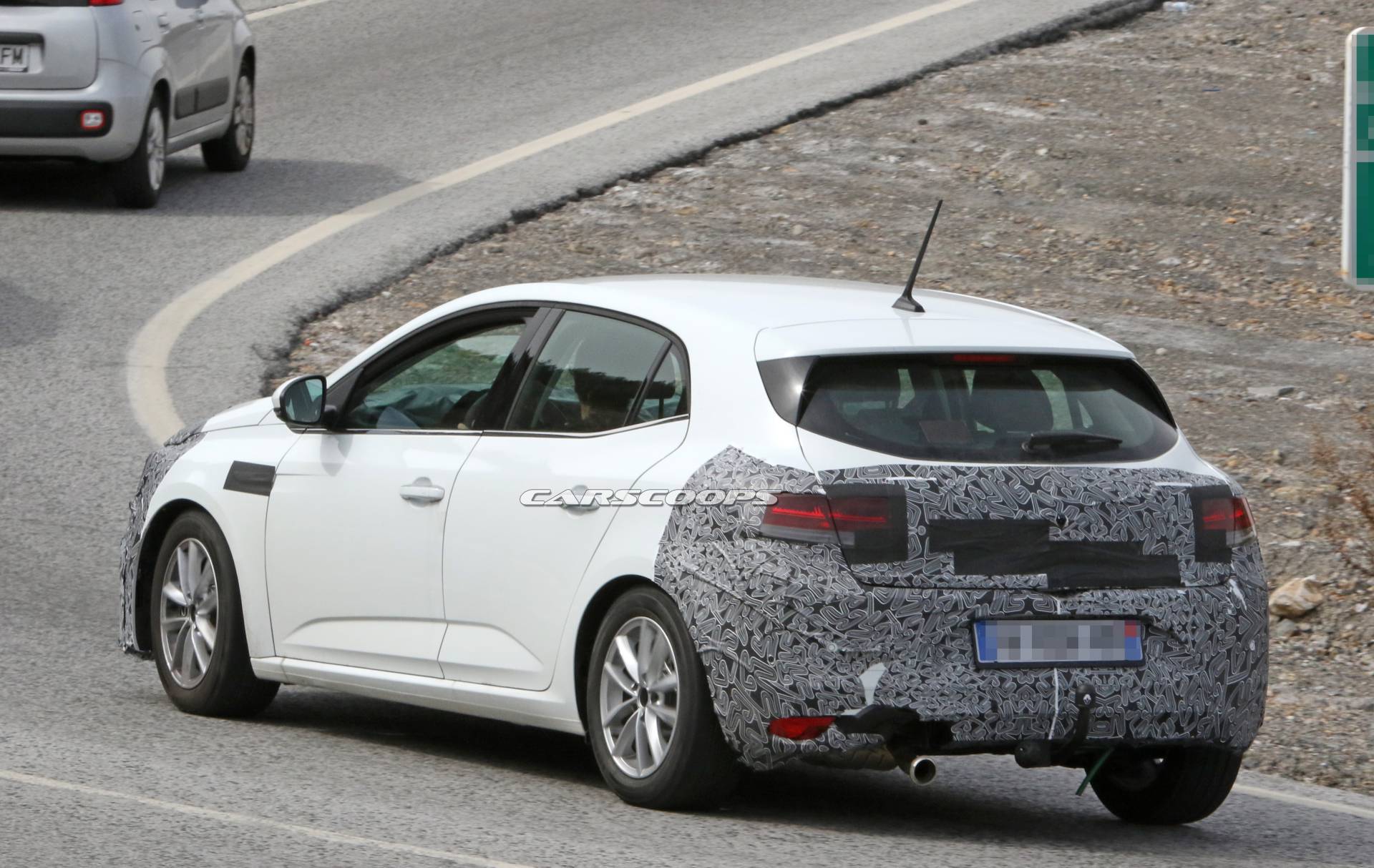 Makyajlı Renault Megane ilk kez görüntülendi