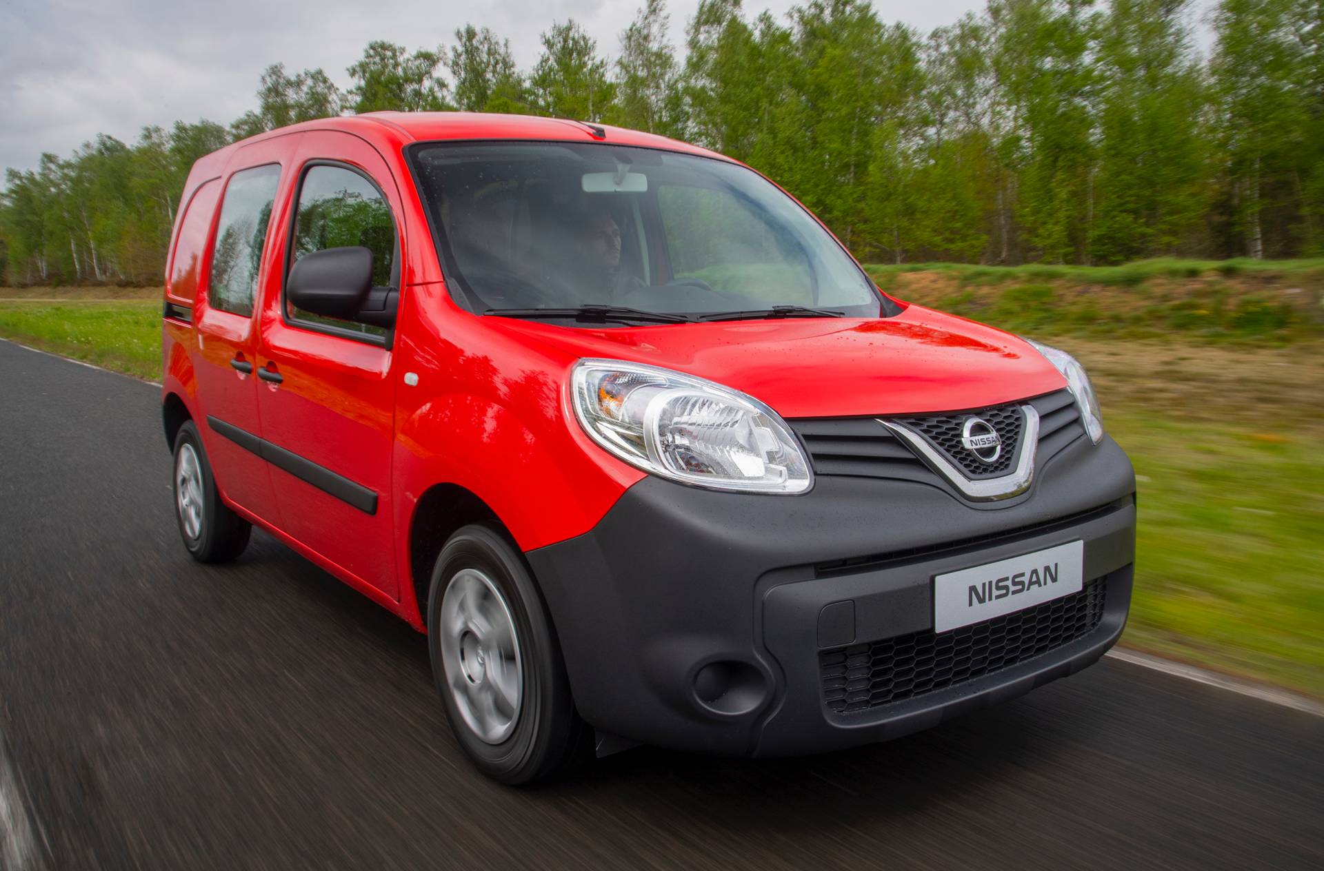 Renault Kangoo logo değiştirdi, Nissan NV250 oldu