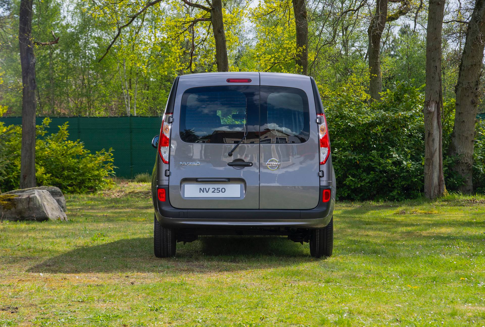 Renault Kangoo logo değiştirdi, Nissan NV250 oldu