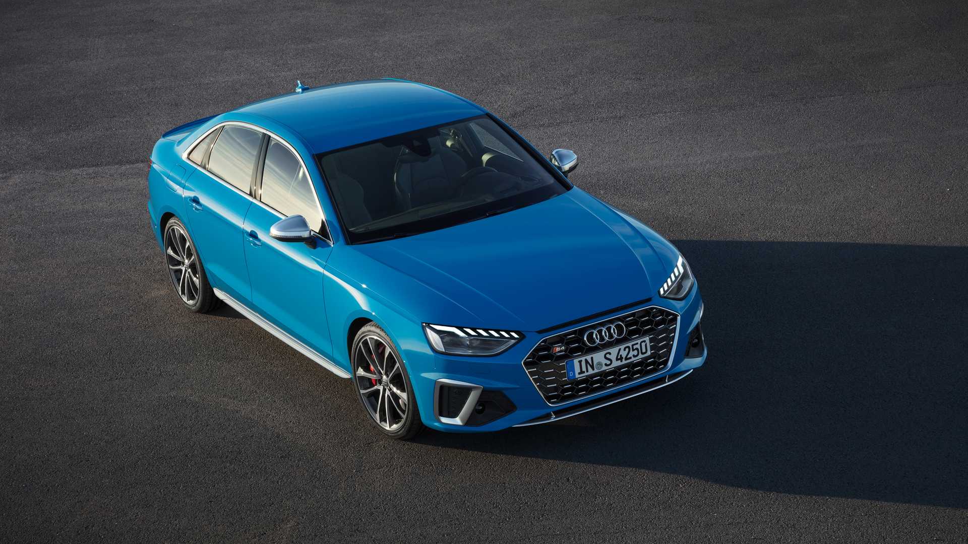 2019 Audi A4 ailesi tanıtıldı: Yeni motorlar ve hibrit desteği