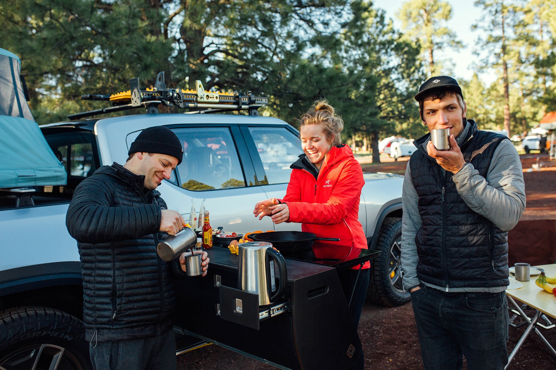 Kampçılara özel elektrikli pickup: Rivian R1T Camper