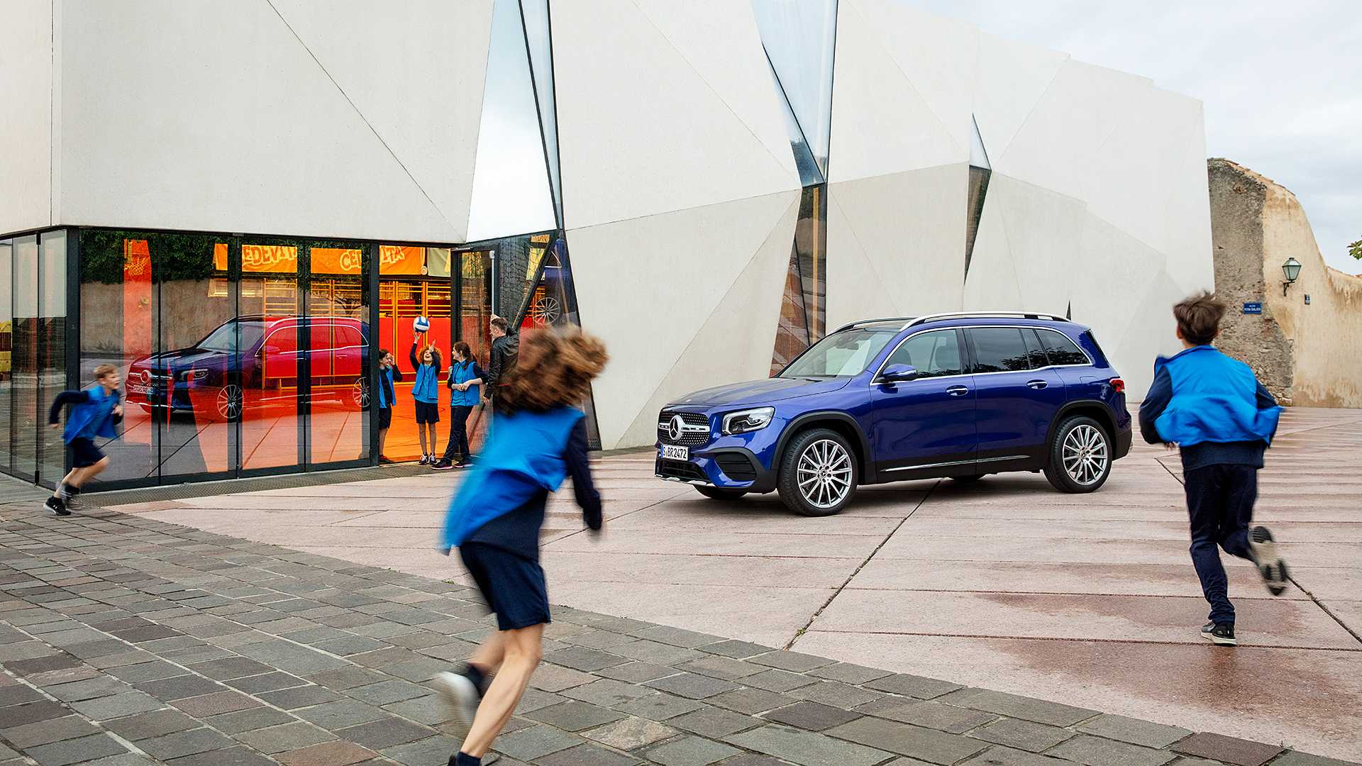 Yeni Mercedes-Benz GLB tanıtıldı: Kompakt gövdede 7 koltuk seçeneği