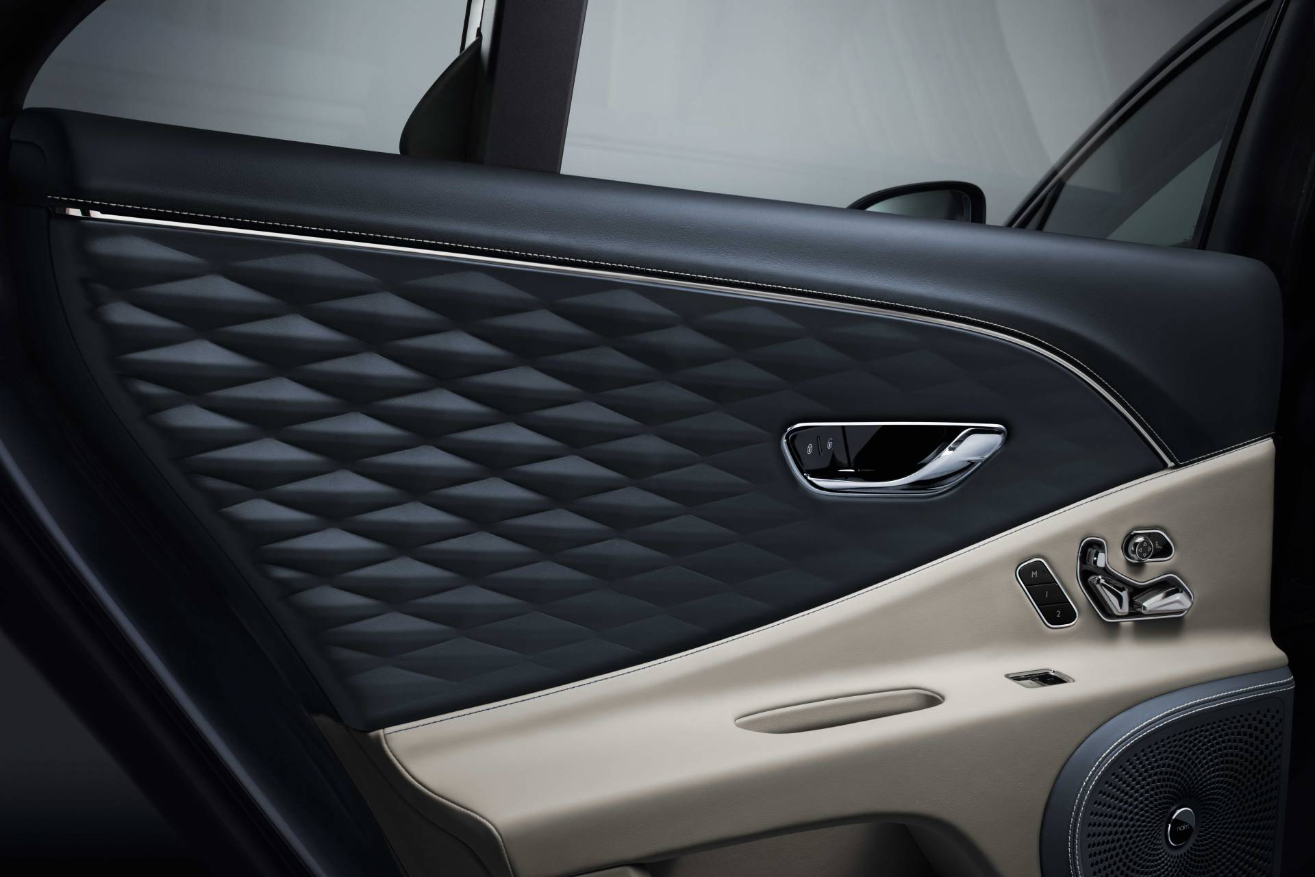2020 Bentley Flying Spur tanıtıldı: Dört tekerlekten yönlendirmeye sahip ilk Bentley
