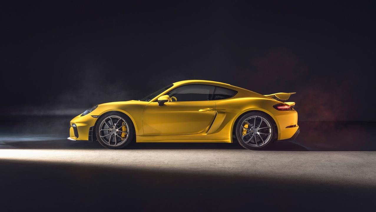 Yeni Porsche 718 Boxster Spyder ve 718 Cayman GT4 tanıtıldı