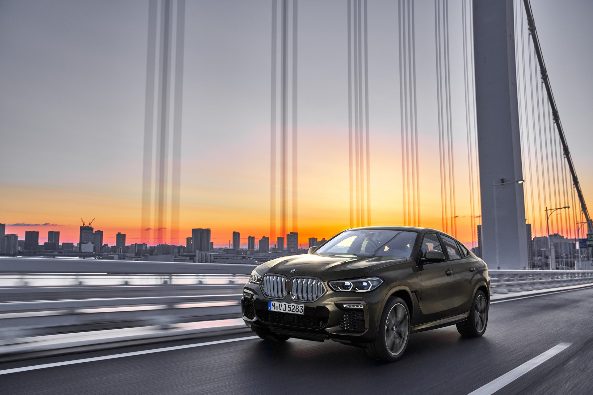 2019 BMW X6, aydınlatmalı ızgara gibi ilginç özellikleriyle tanıtıldı