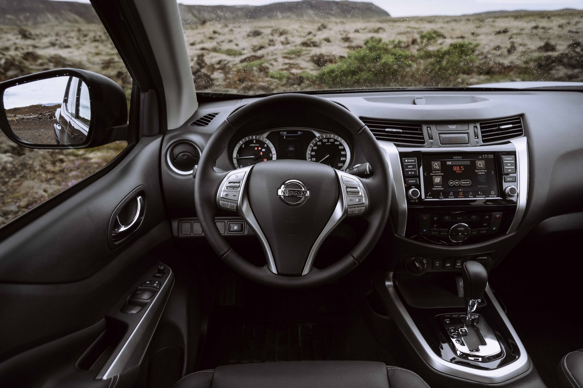 2019 Nissan Navara'nın detayları belli oldu: Daha konforlu ve daha verimli