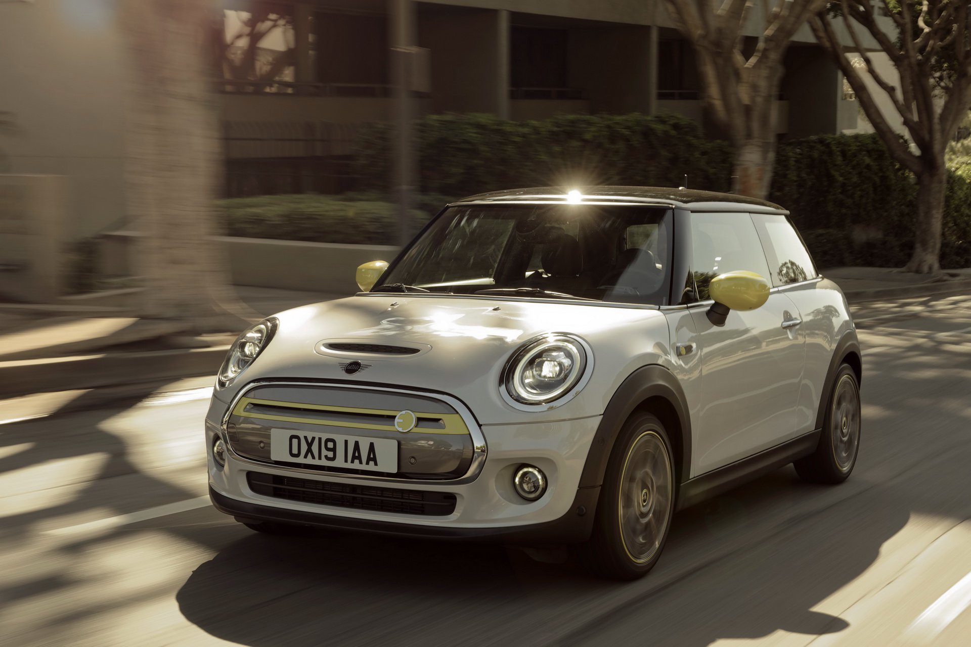 Mini Cooper'ın elektrikli versiyonu tanıtıldı: İşte tüm özellikleri