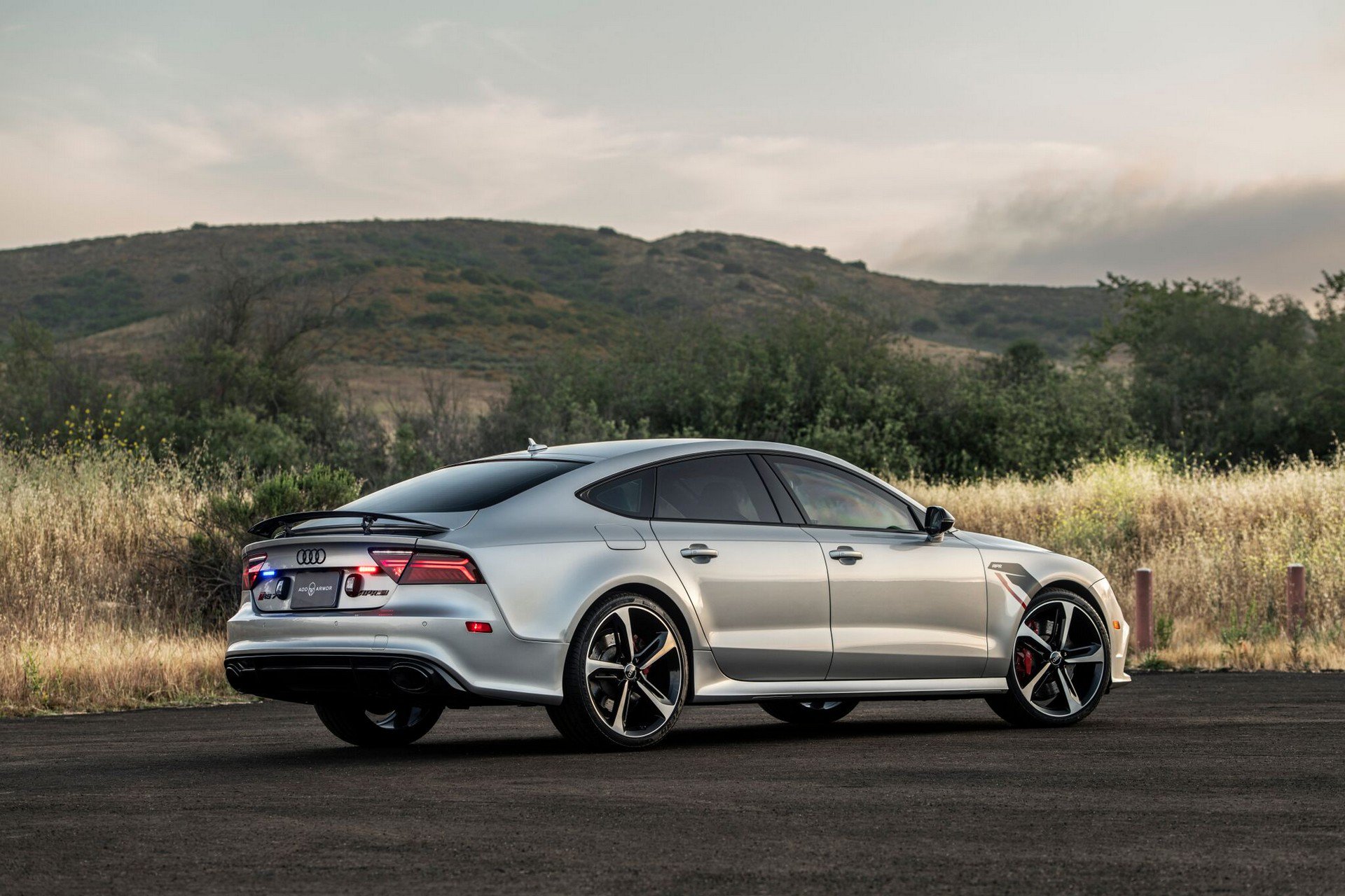 Dünyanın en hızlı zırhlı aracı ile tanışın: Audi RS7 Sportback