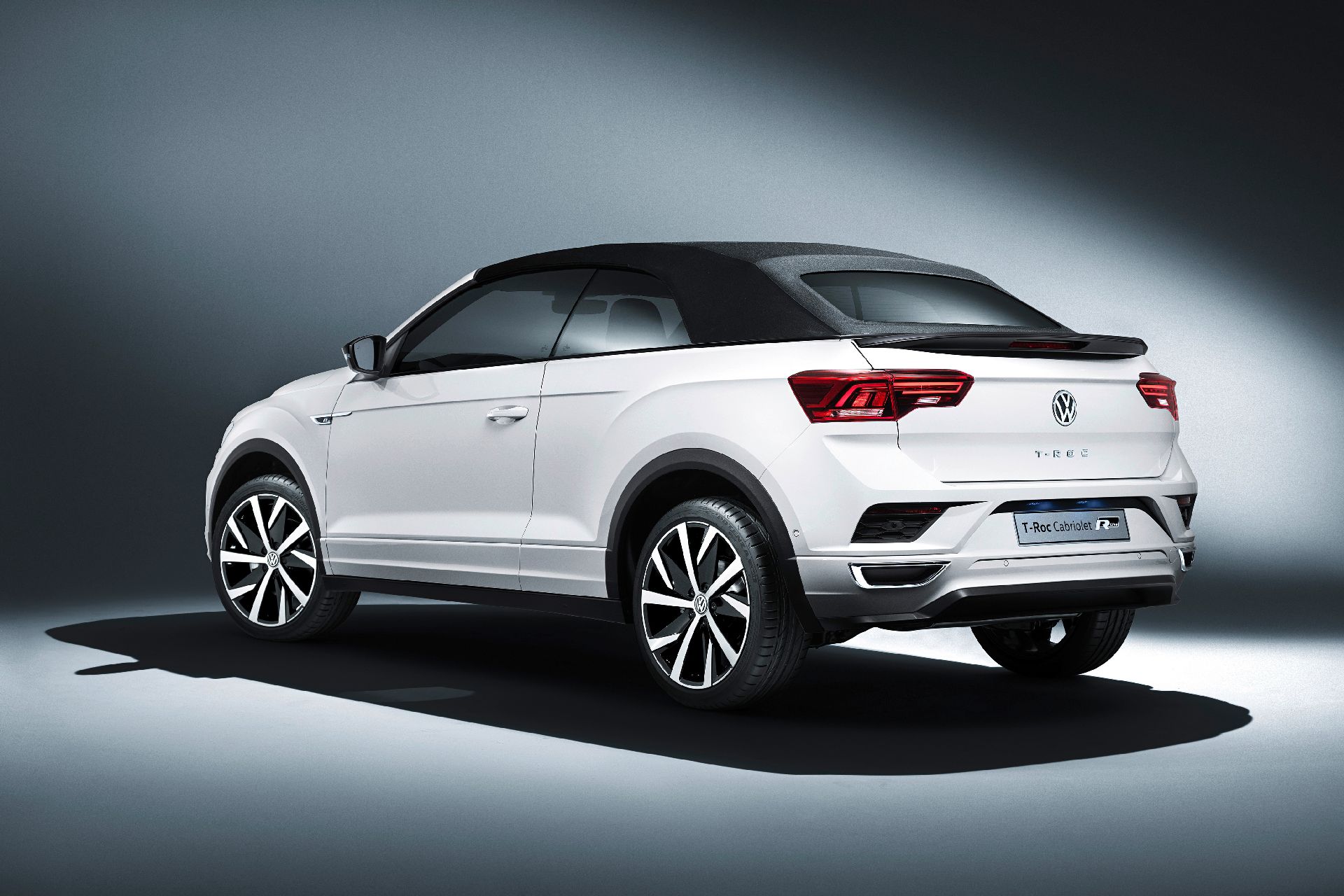 Volkswagen'den üstü açılabilen crossover: T-Roc Cabriolet