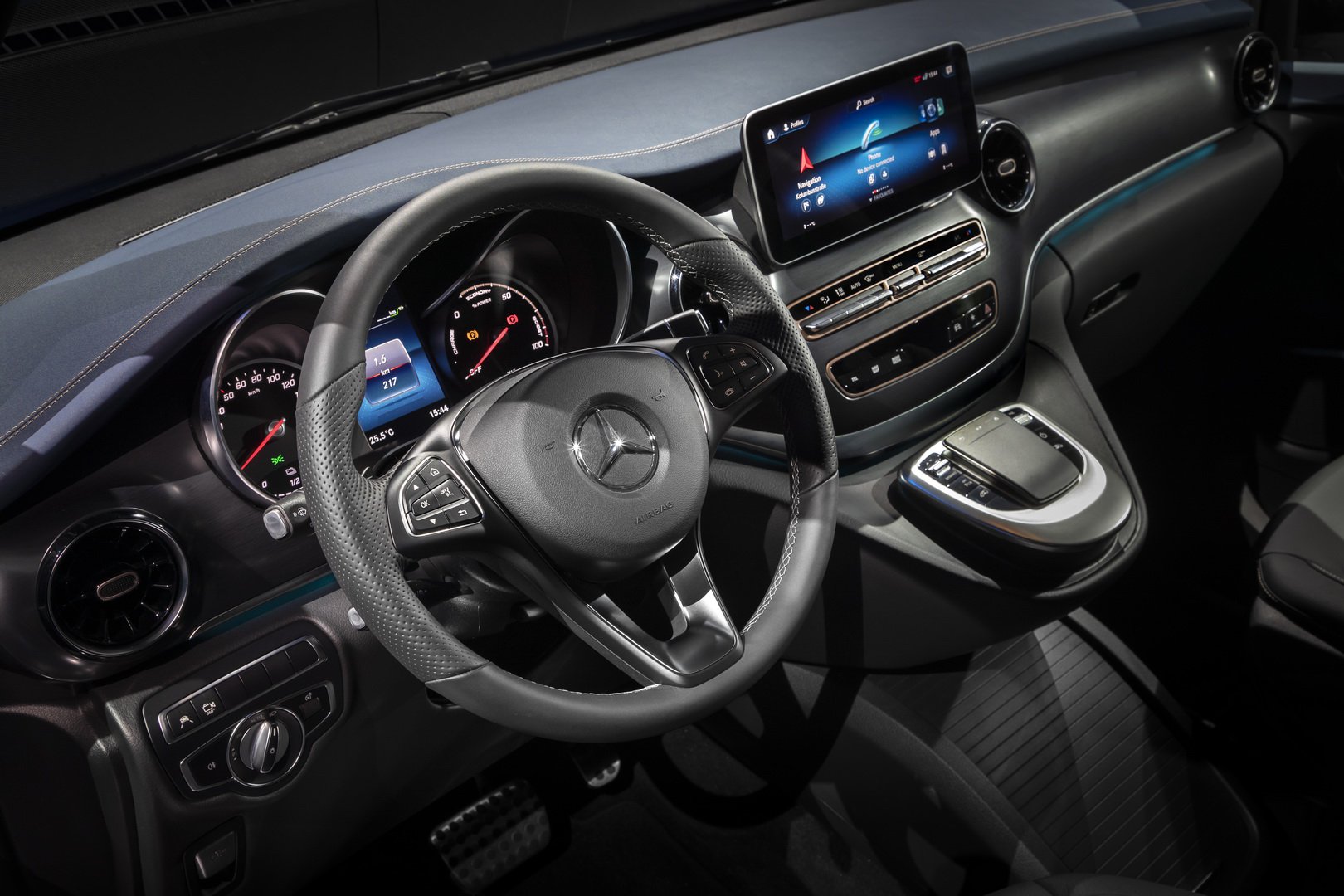 Elektriğe devam: 405 km menzilli Mercedes-Benz EQV tanıtıldı