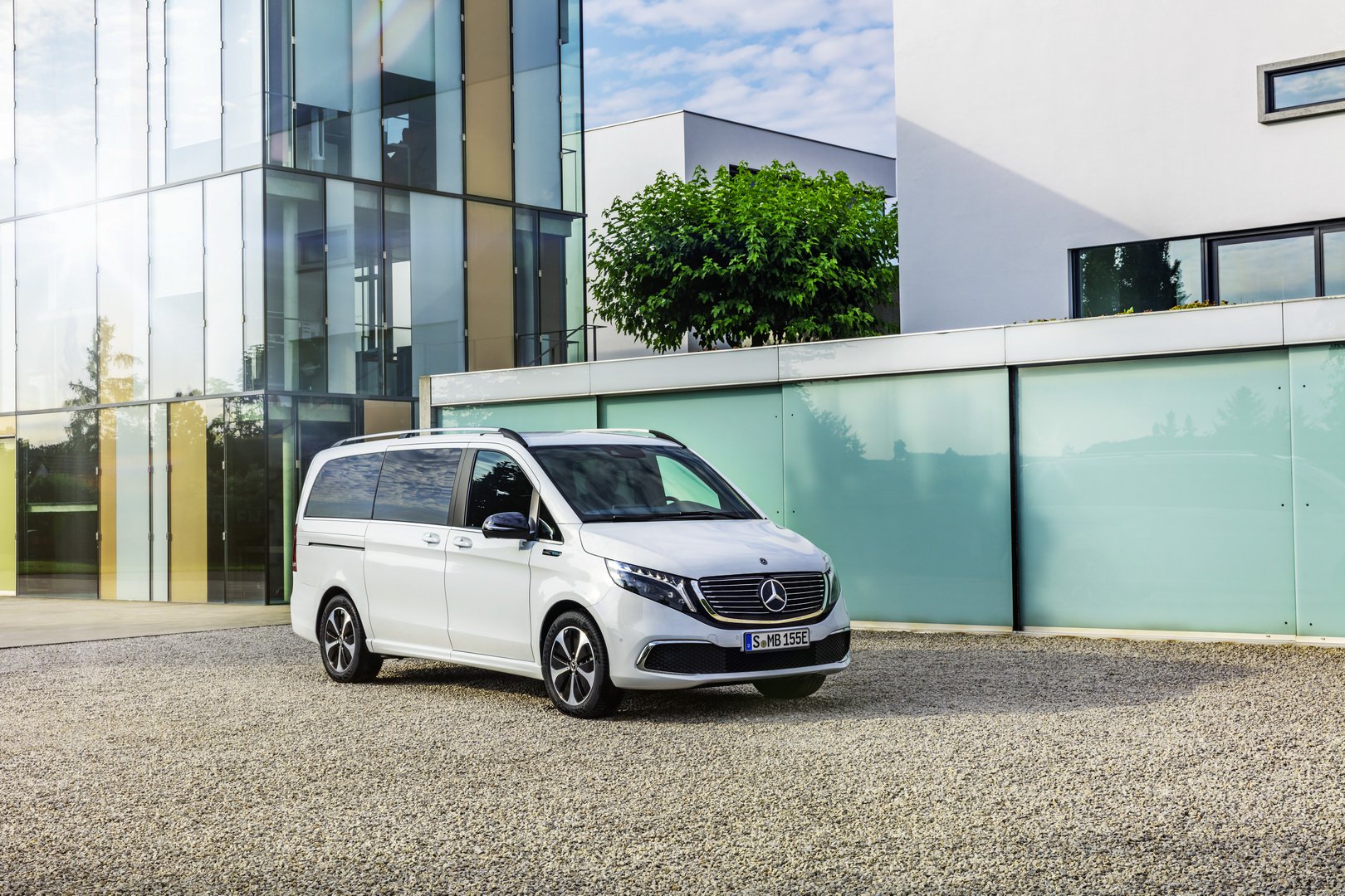 Elektriğe devam: 405 km menzilli Mercedes-Benz EQV tanıtıldı