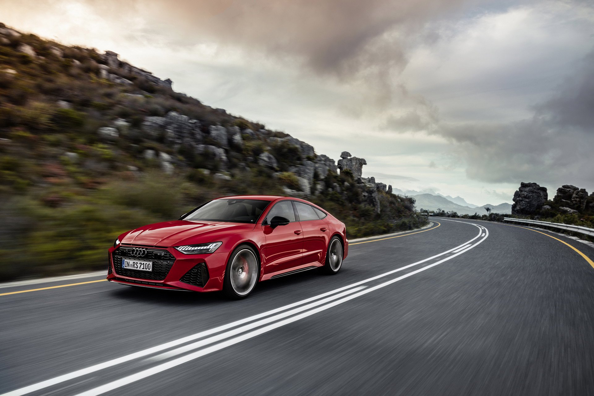 2020 Audi RS7 Sportback 600 beygirlik motoruyla tanıtıldı