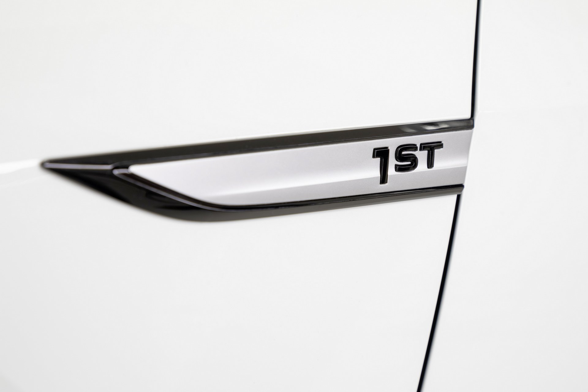 Volkswagen'in elekrikli hatchback modeli ID.3 resmi olarak tanıtıldı