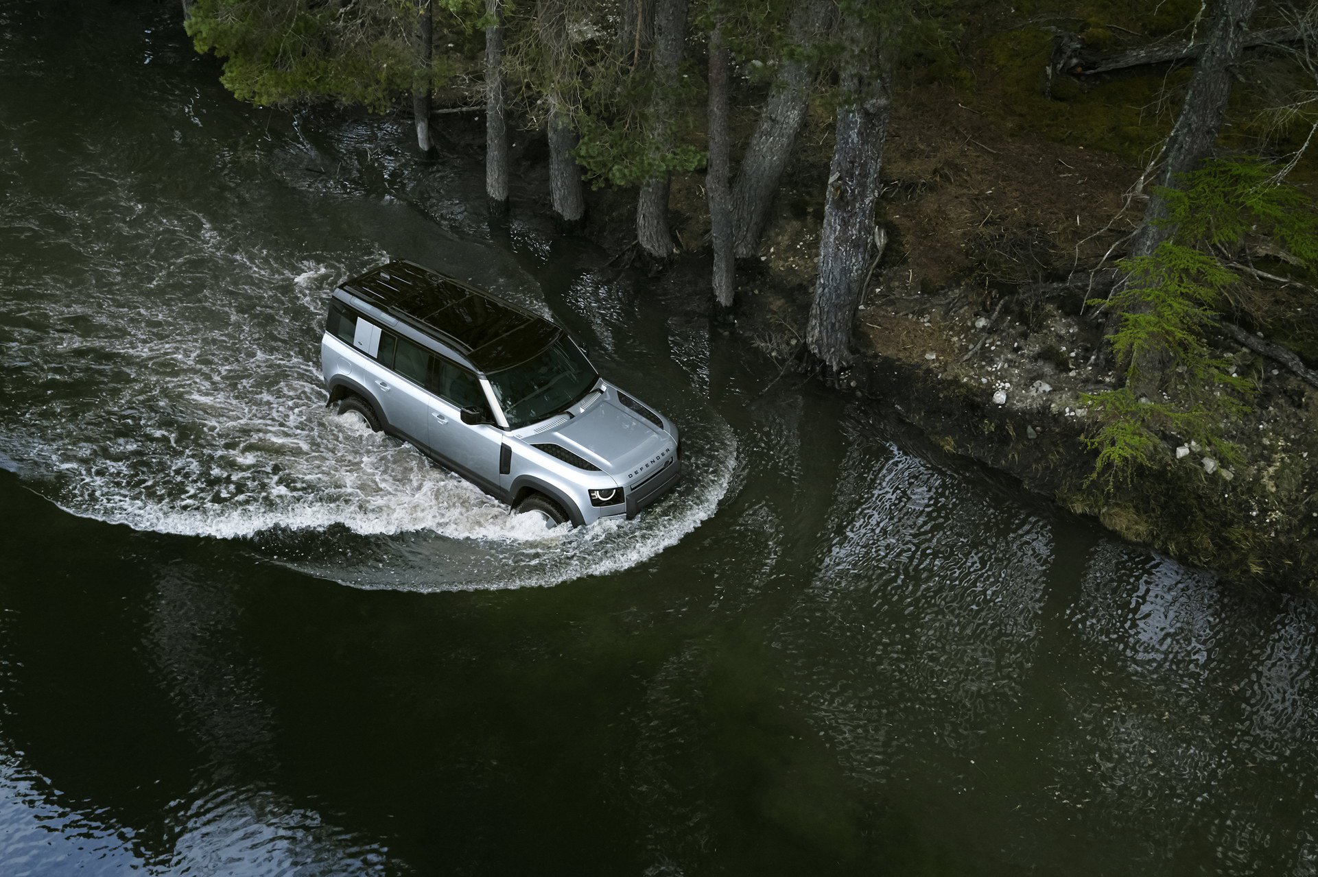 2020 Land Rover Defender, modern bir 4x4 olarak geri döndü