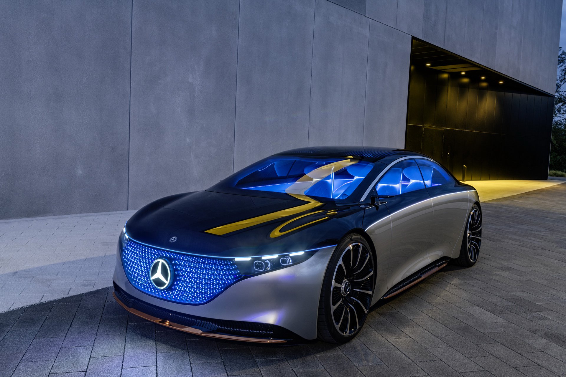 Mercedes-Benz Vision EQS konsepti tanıtıldı: Geleceğin elektrikli lüks sedanı