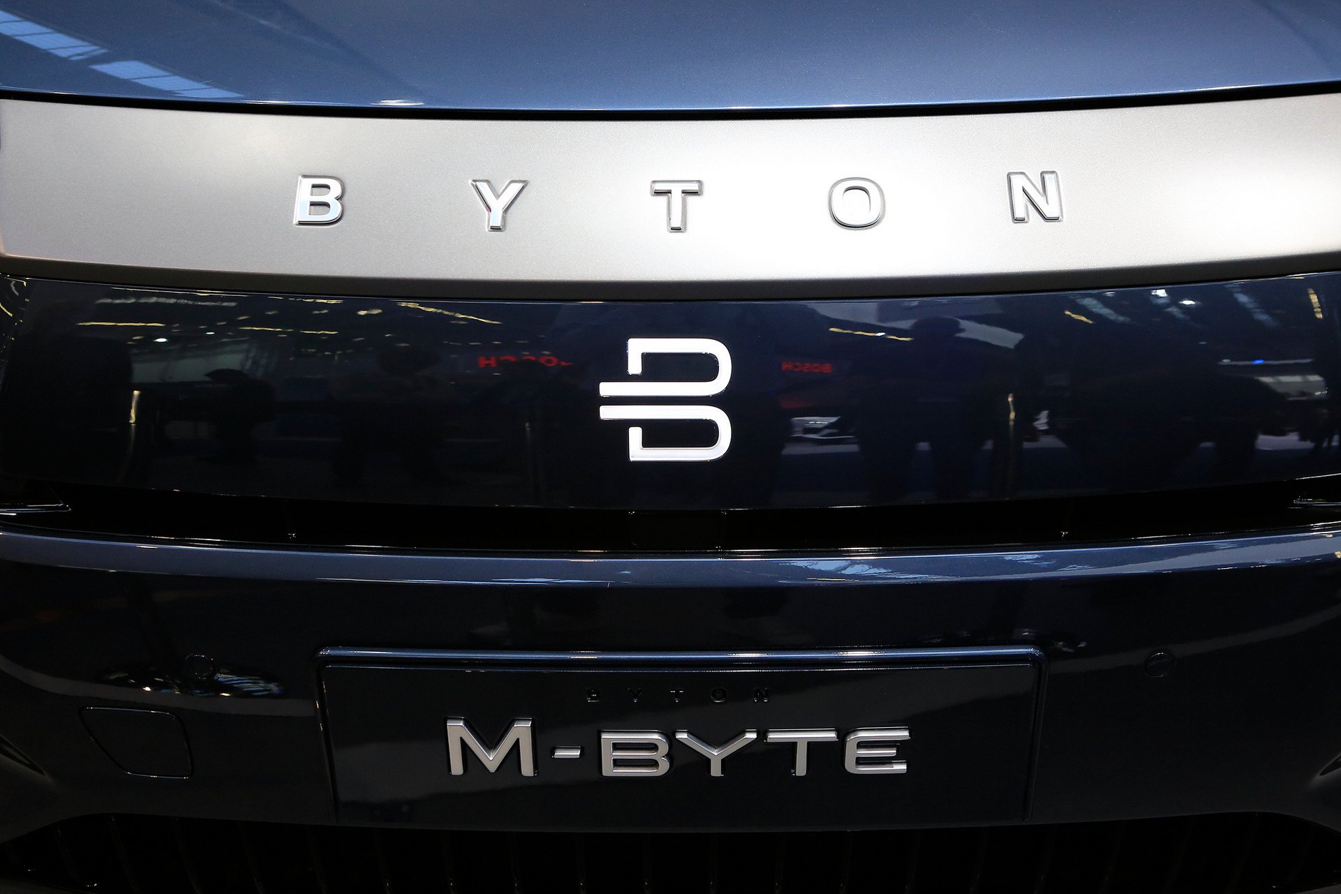 48 inç ekranlı Byton M-Byte elektrikli SUV, nihai tasarımıyla Frankfurt'ta