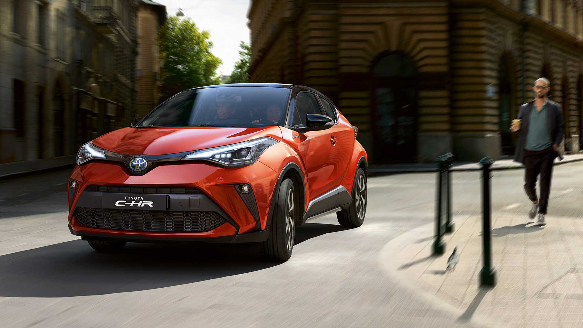 2020 Toyota C-HR, 184 beygirlik yeni hibrit motoruyla tanıtıldı