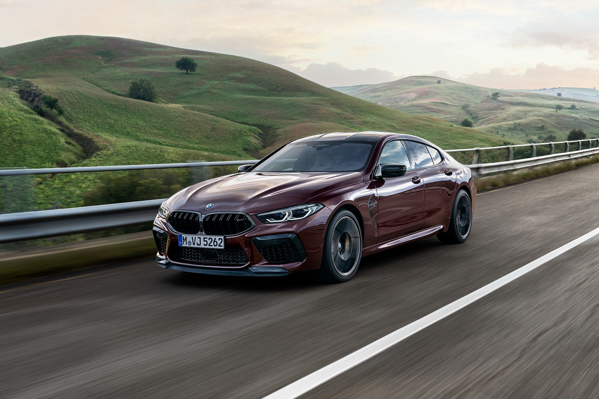 2020 BMW M8 Gran Coupe tanıtıldı: 600 beygirlik dört kapılı coupe