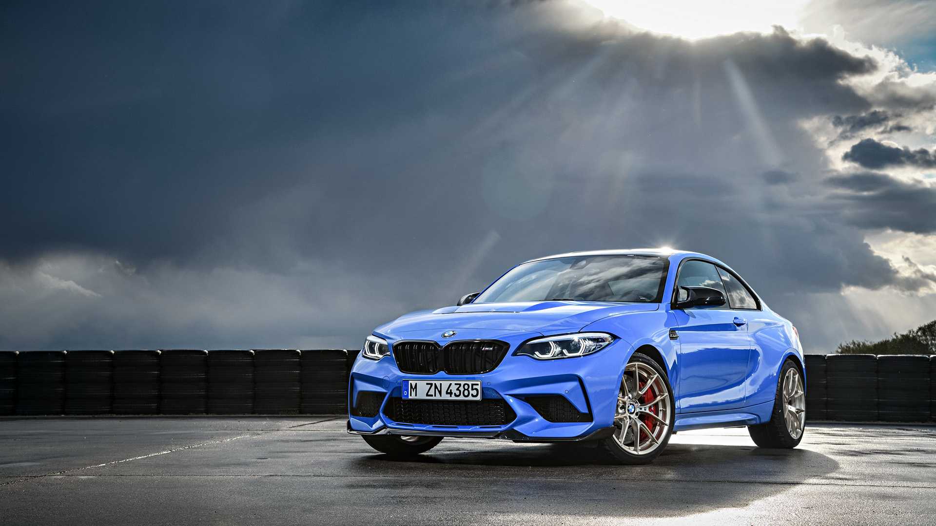 2020 BMW M2 CS, bolca karbon fiber ve 450 beygir güçle geliyor