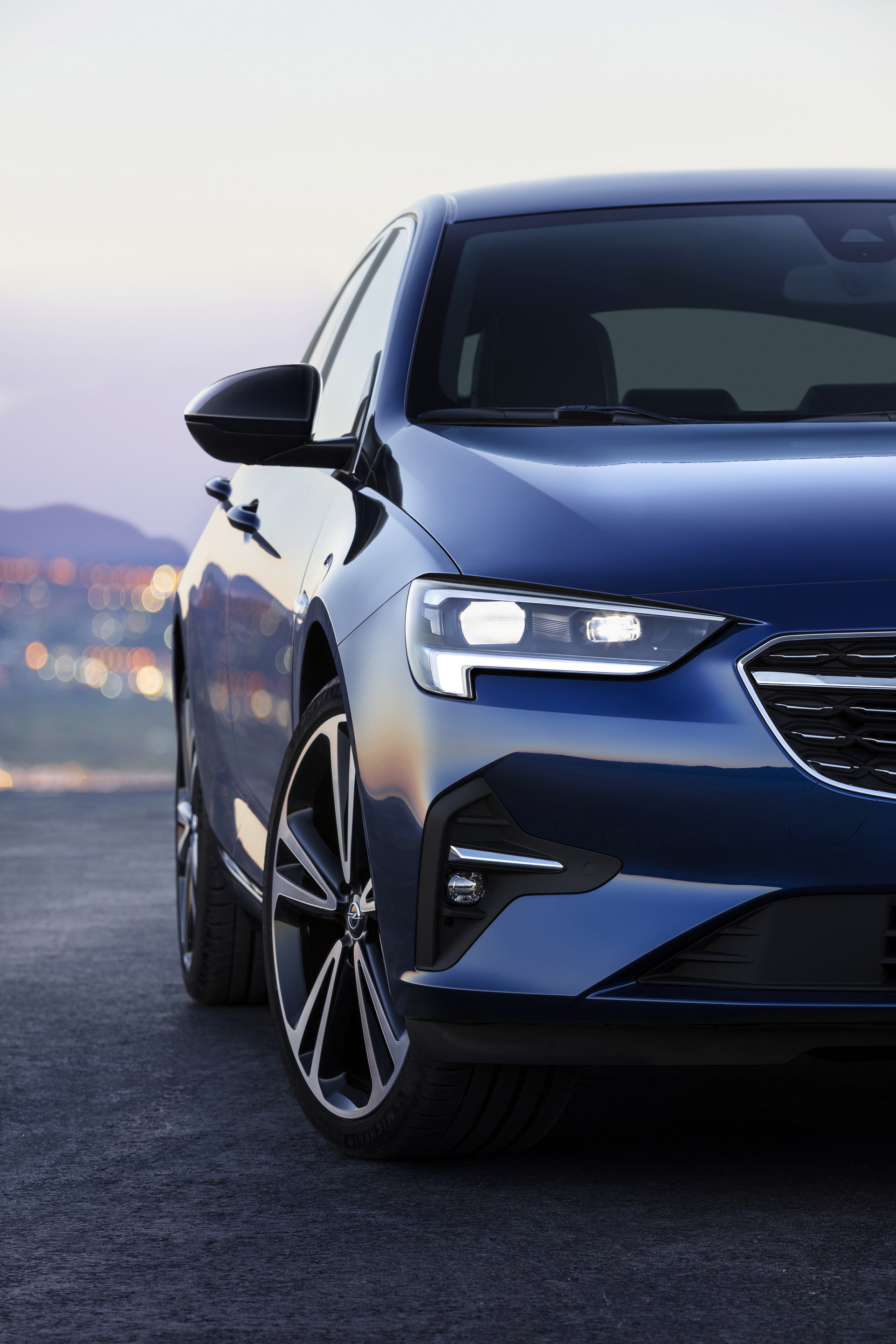 Makyajlı Opel Insignia'nın tasarımı ortaya çıktı