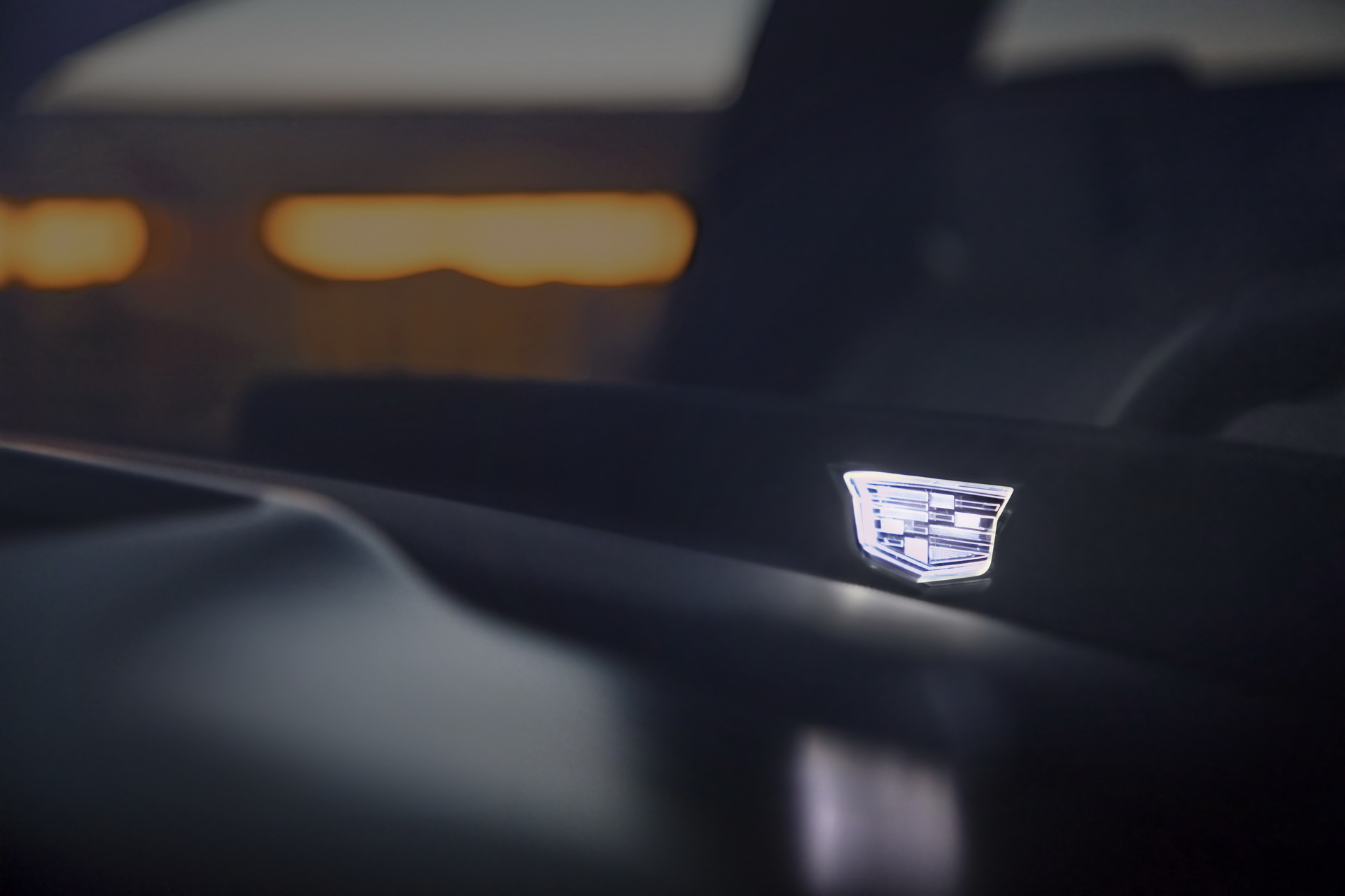 LG'nin kavisli OLED ekranları ilk kez bir araçta kullanıldı: 2021 Cadillac Escalade