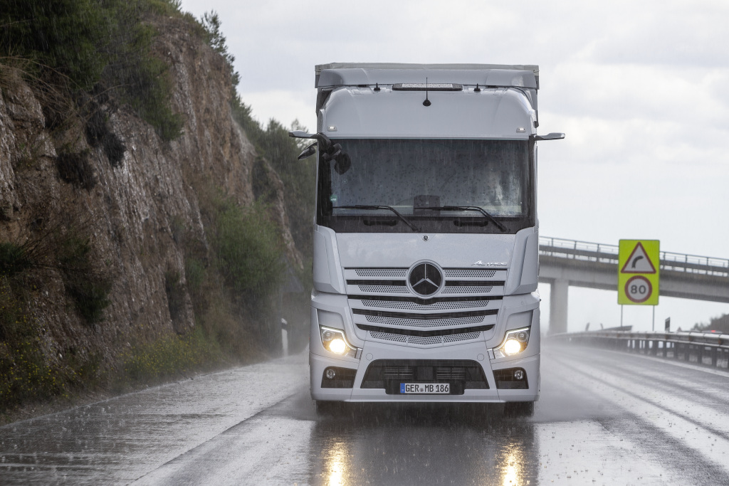 MirrorCam'li yeni Actros çekiciler Türkiye'de satışa sunuluyor