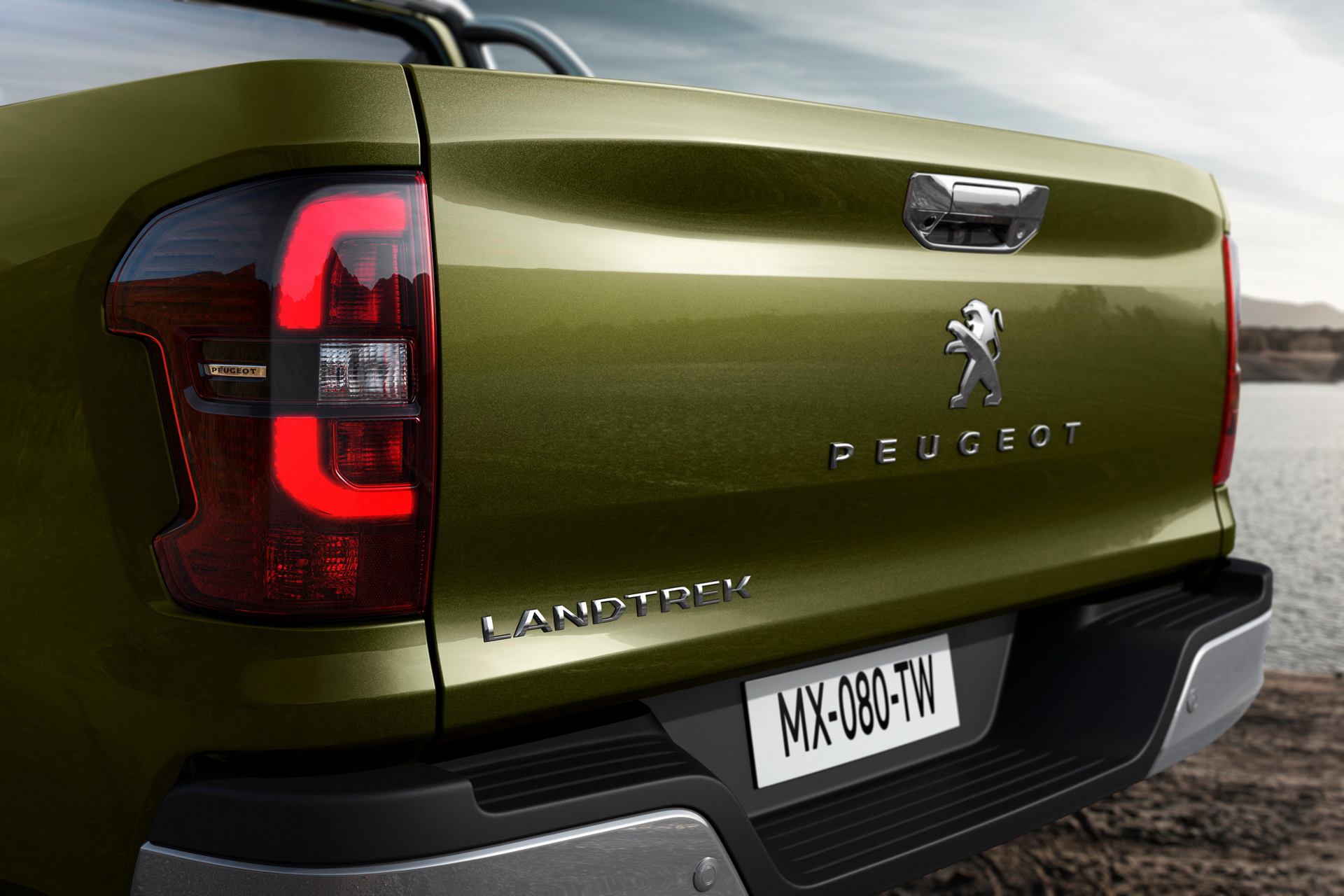 Peugeot yeni pickup modelini tanıttı: Landtrek