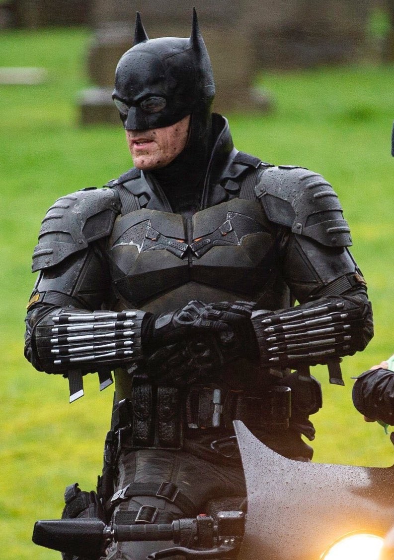 Batman'den set görüntüleri: Batsuit net olarak görüntülendi