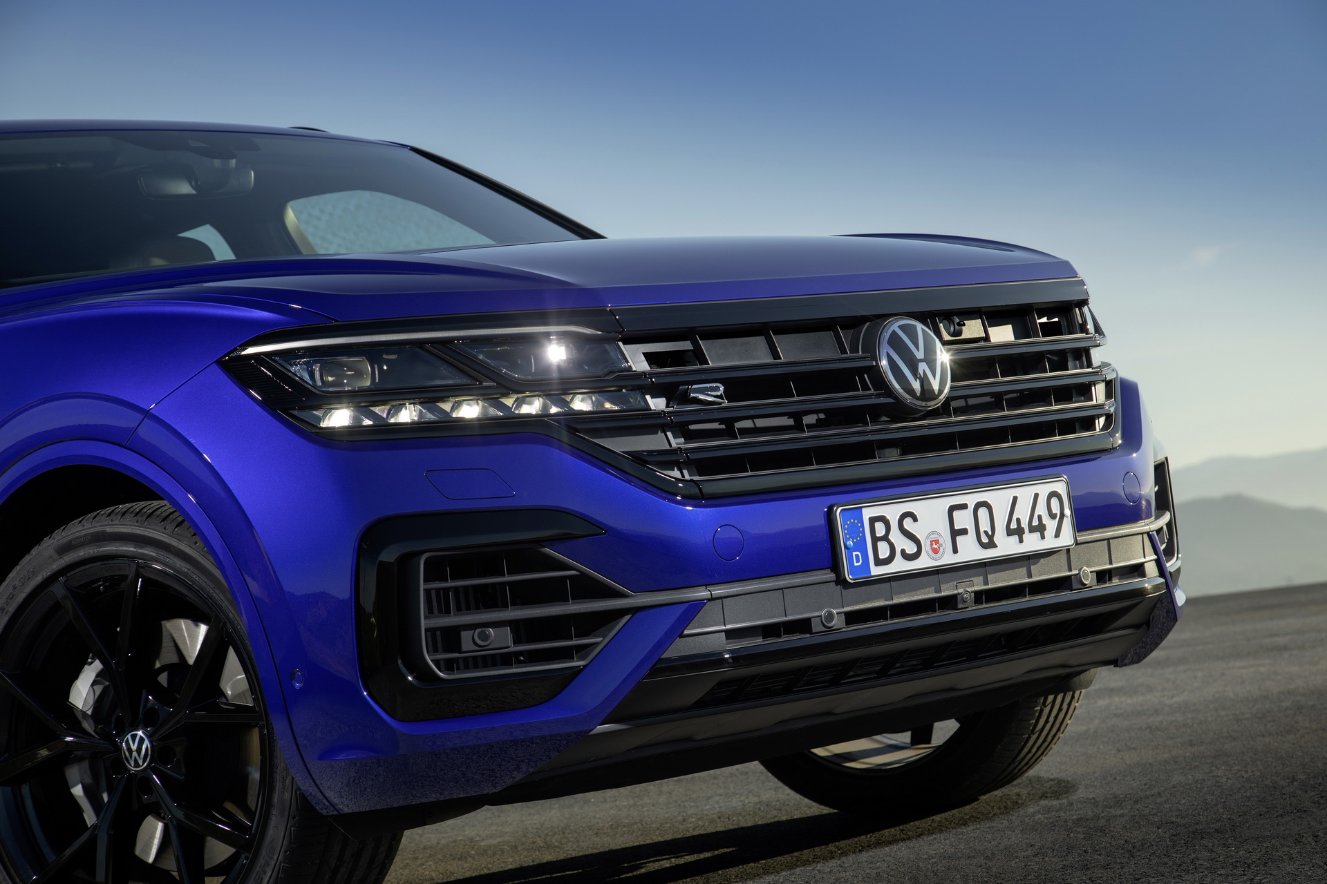 Volkswagen'den 462 beygirlik hibrit SUV: Yeni Touareg R