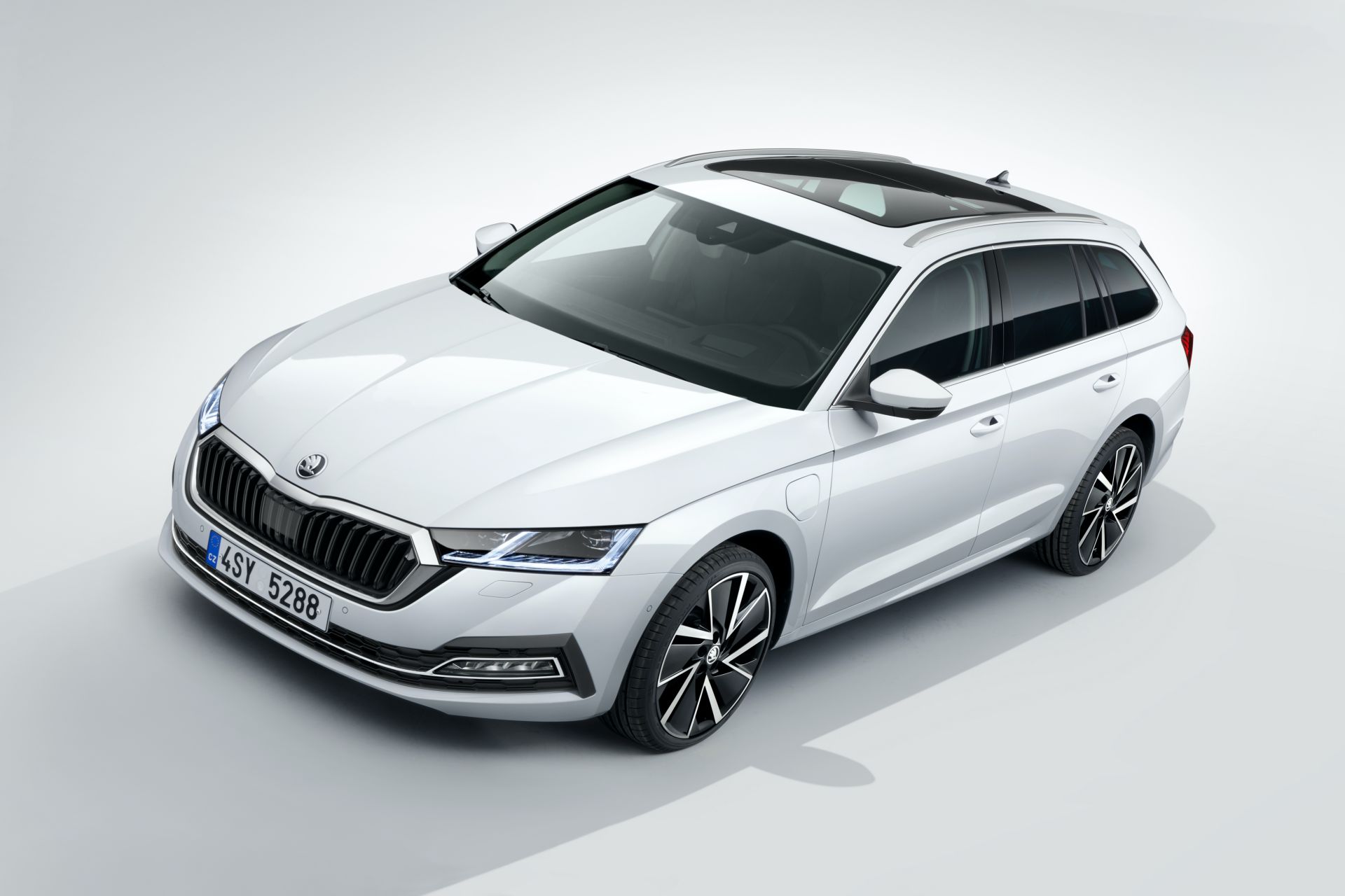 2020 Skoda Octavia Combi'nin detaylı fotoğrafları paylaşıldı [Galeri]