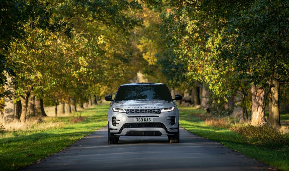 Range Rover Evoque ve Discovery Sport'un hibrit versiyonları tanıtıldı