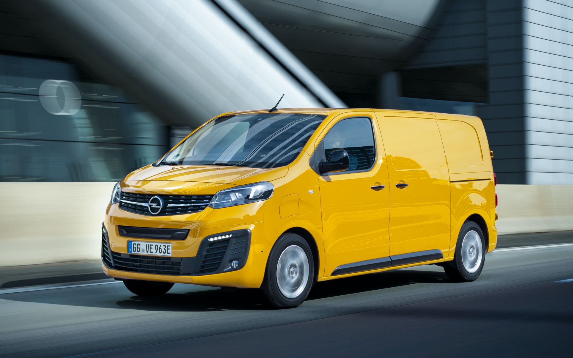 Elektrikli Opel Vivaro tanıtıldı: 330 km'ye kadar menzil