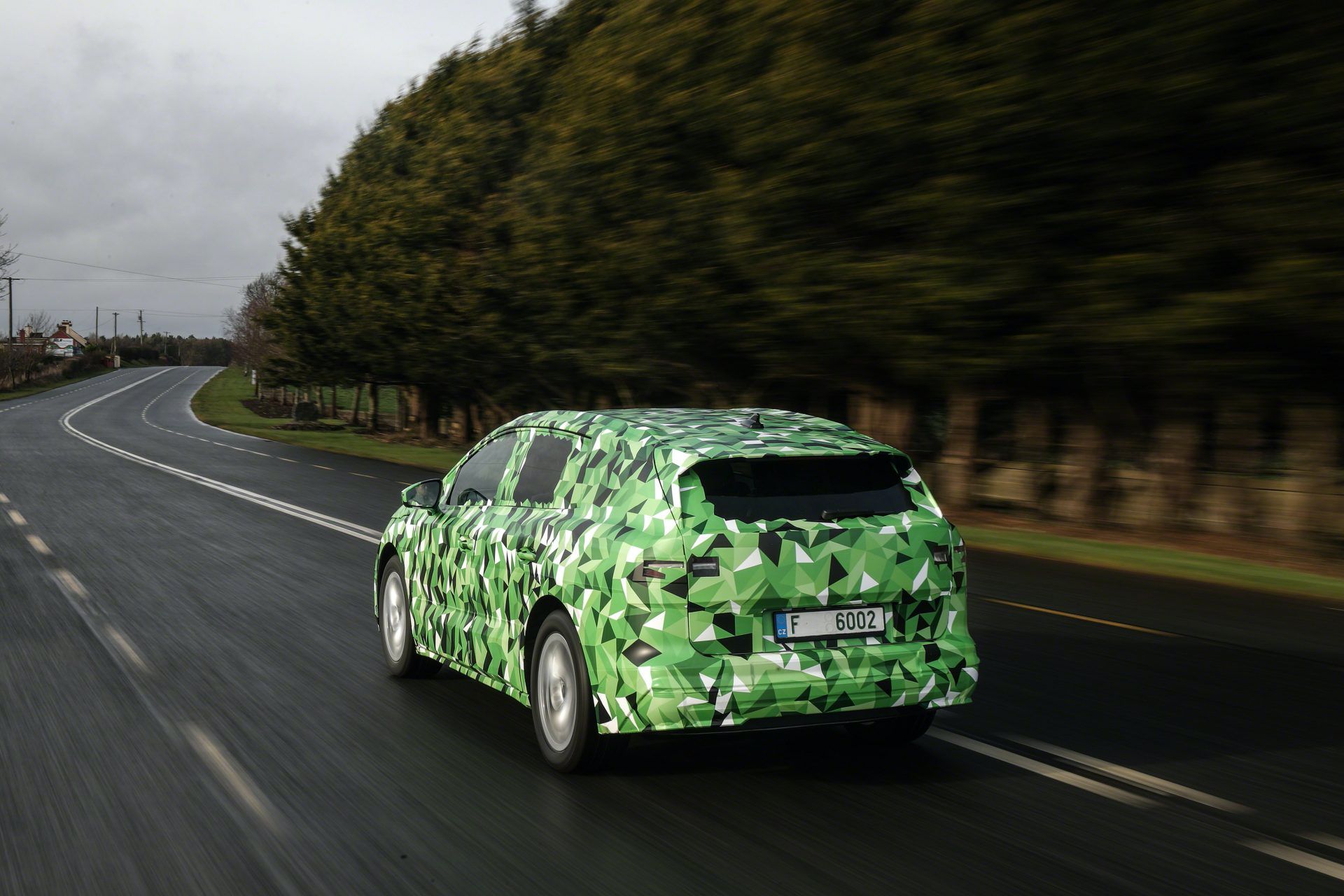 Elektrikli Skoda Enyaq iV'den yeni detaylar geldi: 500 km'ye varan menzil