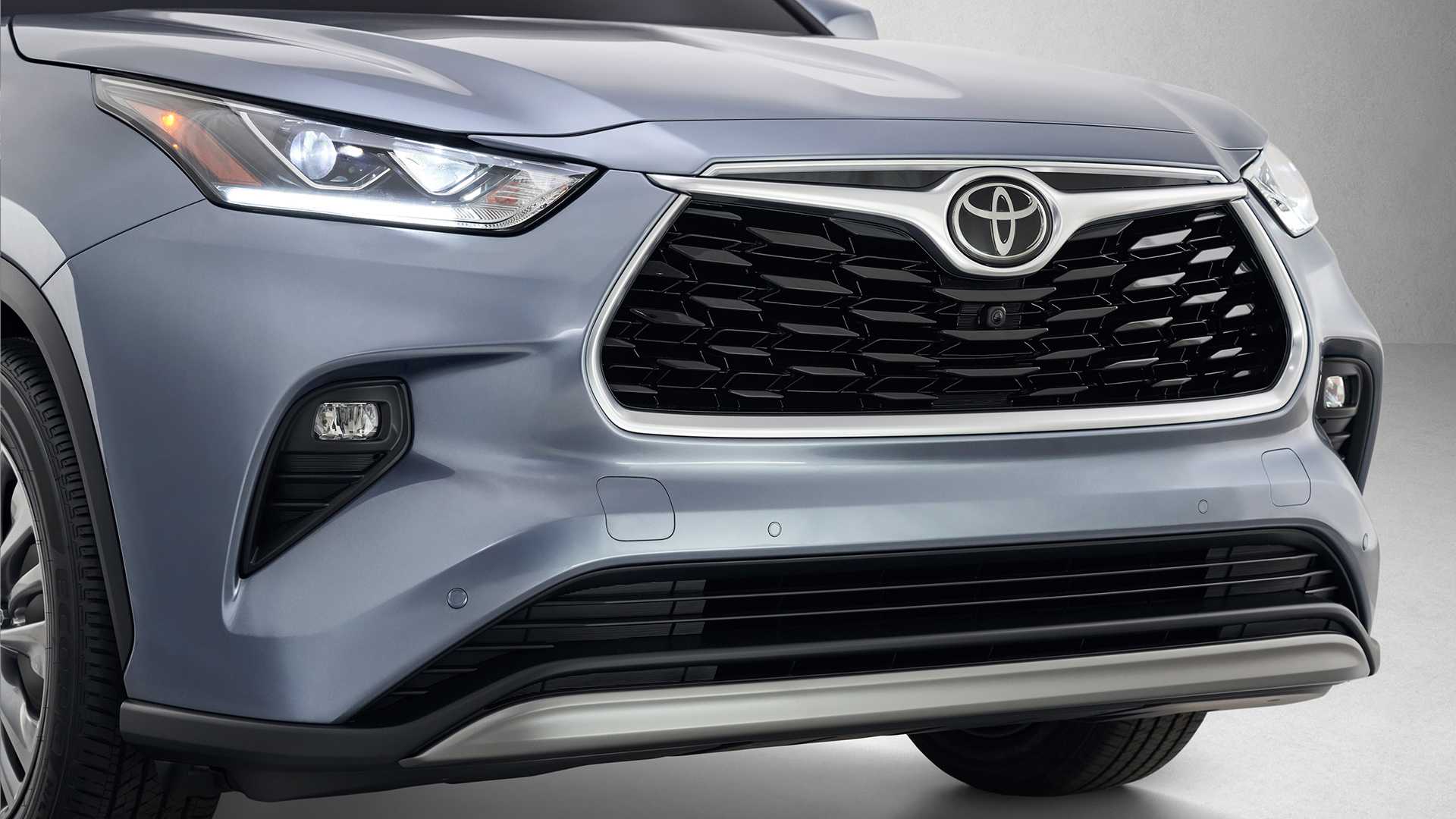 Toyota'nın en büyük hibrit SUV'u Avrupa pazarına geliyor