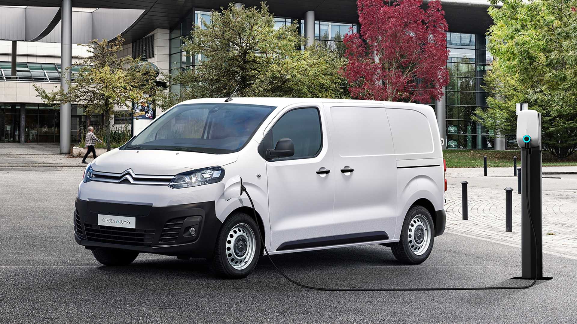 Elektrikli Citroen e-Jumpy tanıtıldı: 330 km'ye kadar menzil