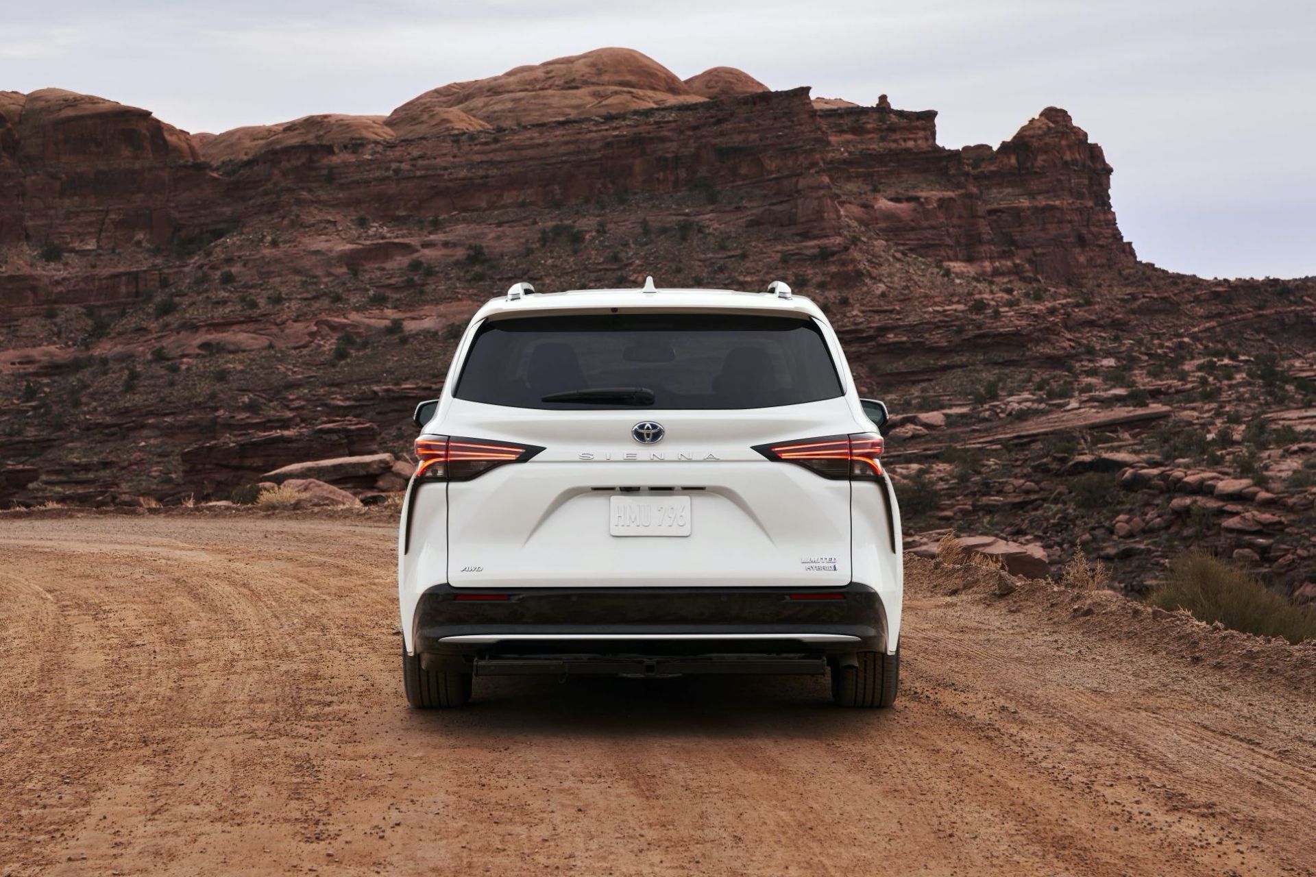 2020 Toyota Sienna, yepyeni tasarımı ve teknolojileriyle tanıtıldı