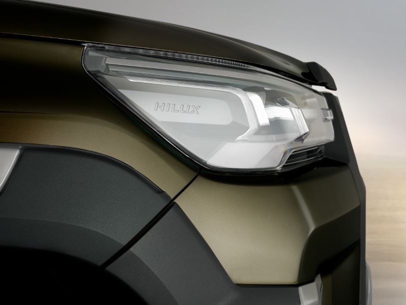 Makyajlı Toyota Hilux ortaya çıktı: İşte tasarımı ve özellikleri