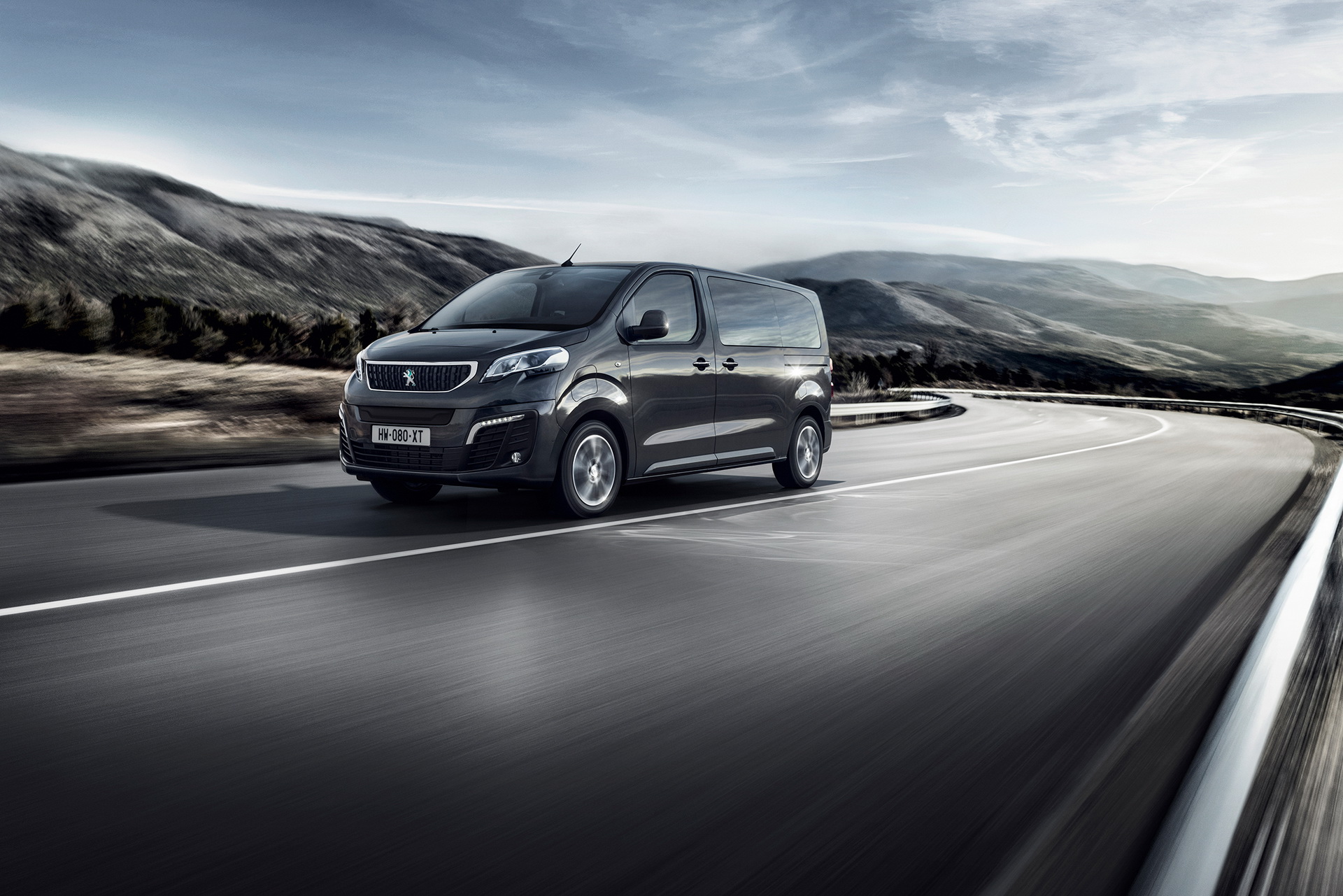 Elektrikli Peugeot e-Traveller tanıtıldı