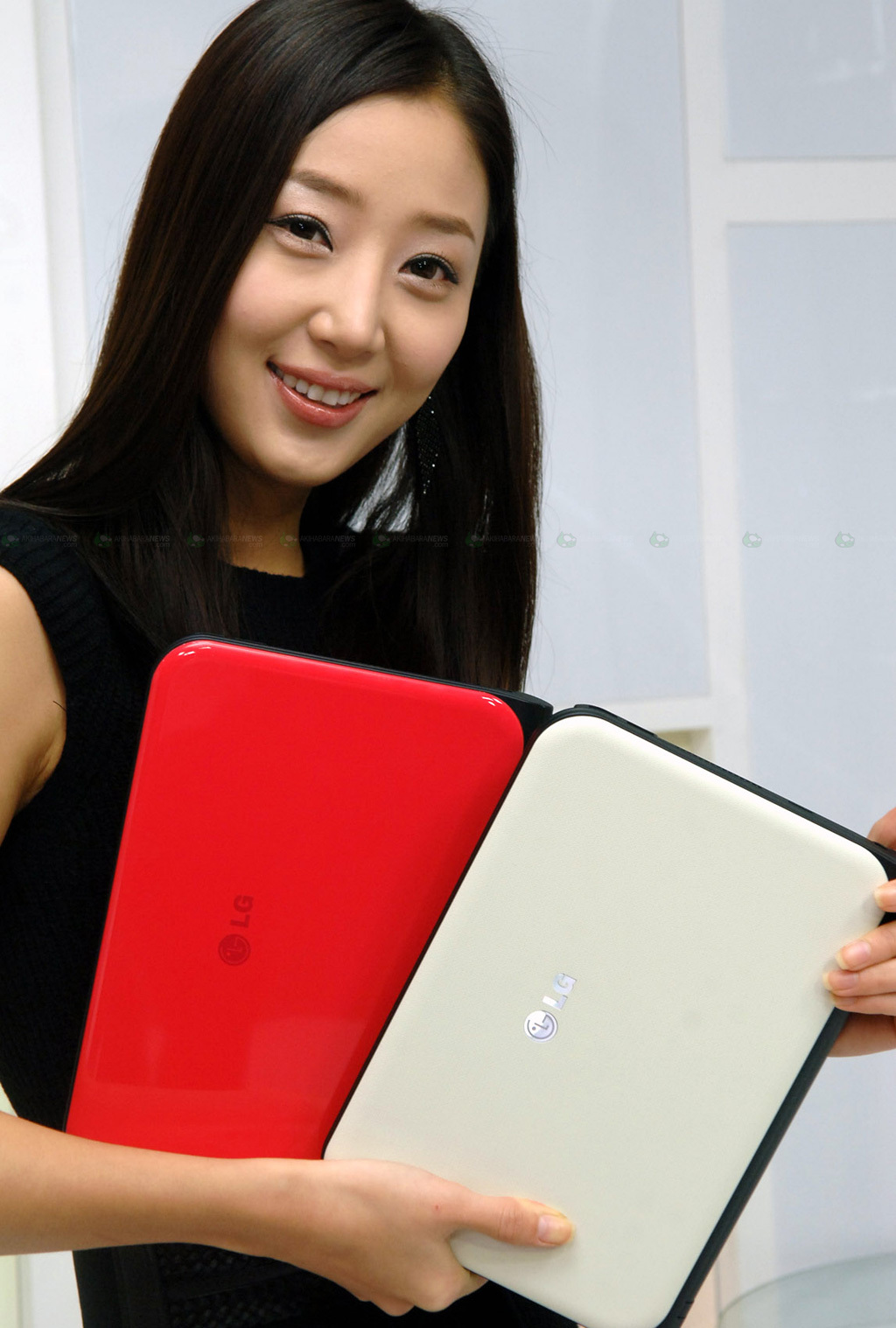 LG'nin yeni netbook modeli X170 tanıtıldı