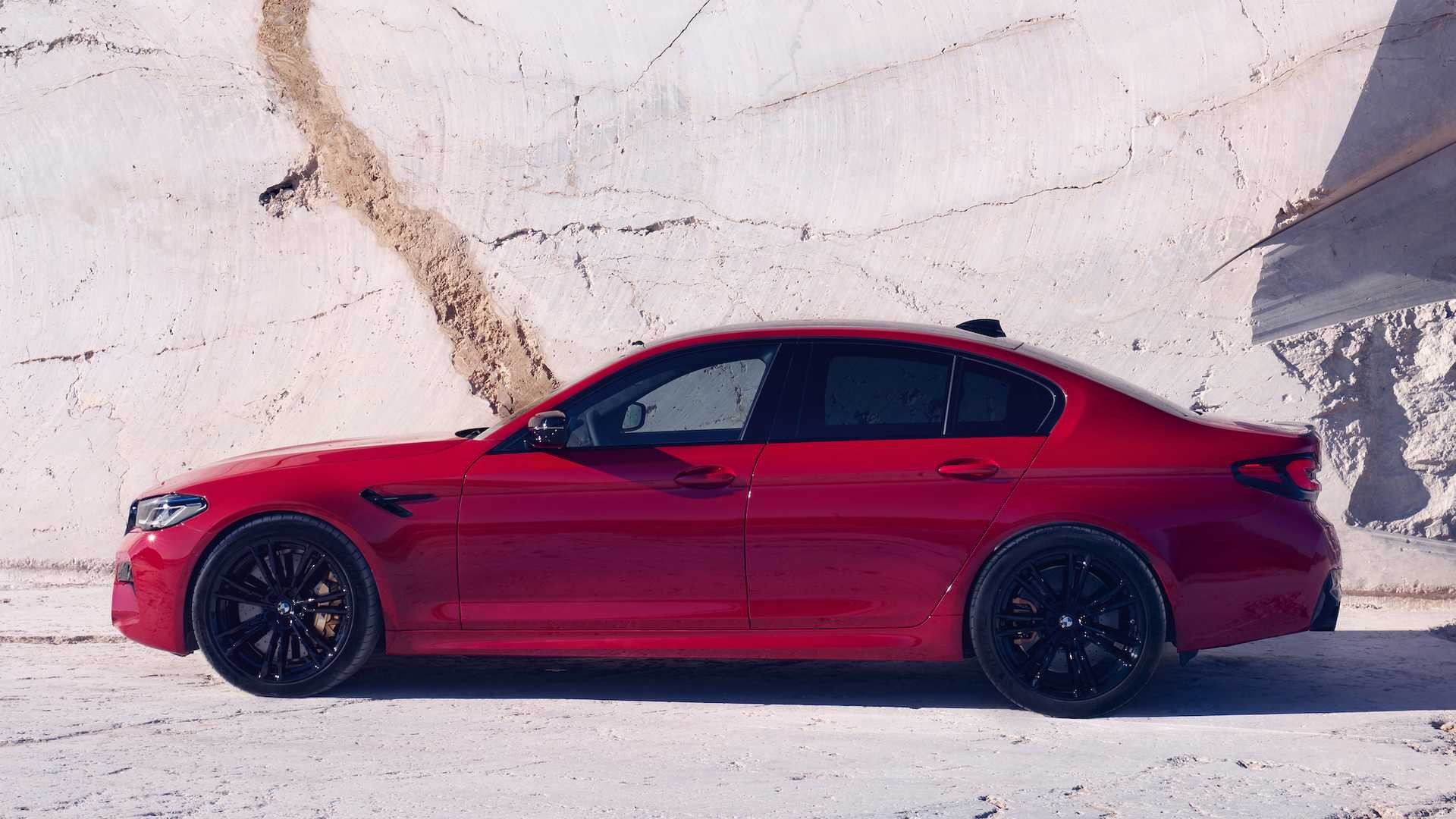 2020 BMW M5 yeni yüzü ve teknolojileriyle tanıtıldı