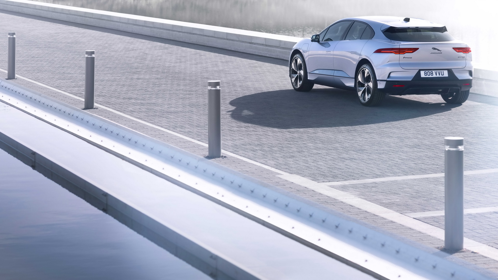 2021 Jaguar I-Pace, yenilenen teknolojileriyle sahnede