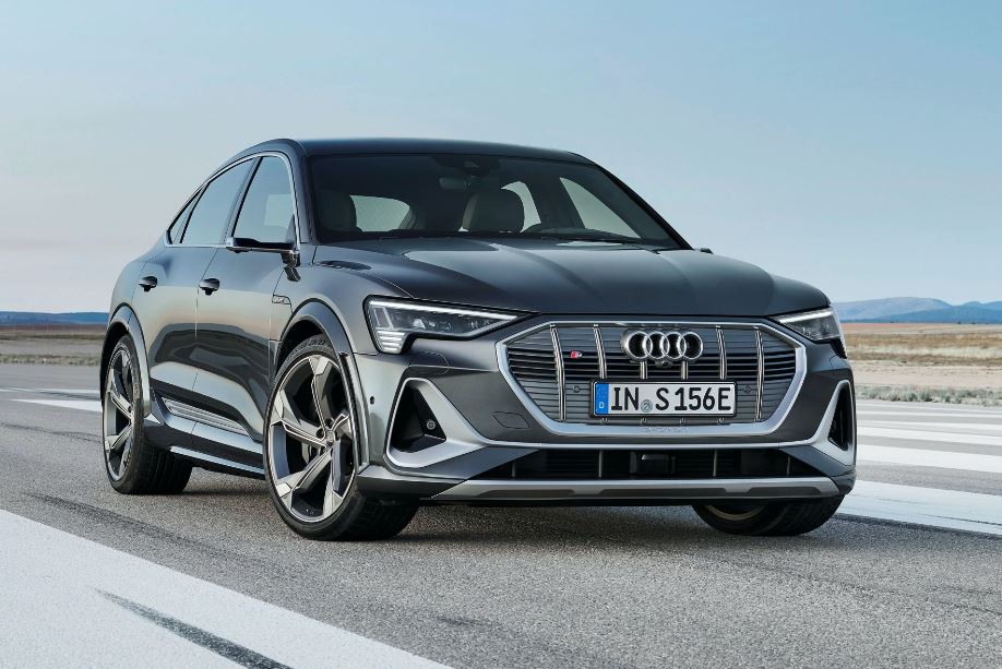 Audi, üç elektrik motoruna sahip e-tron S ve e-tron S Sportback'i tanıttı