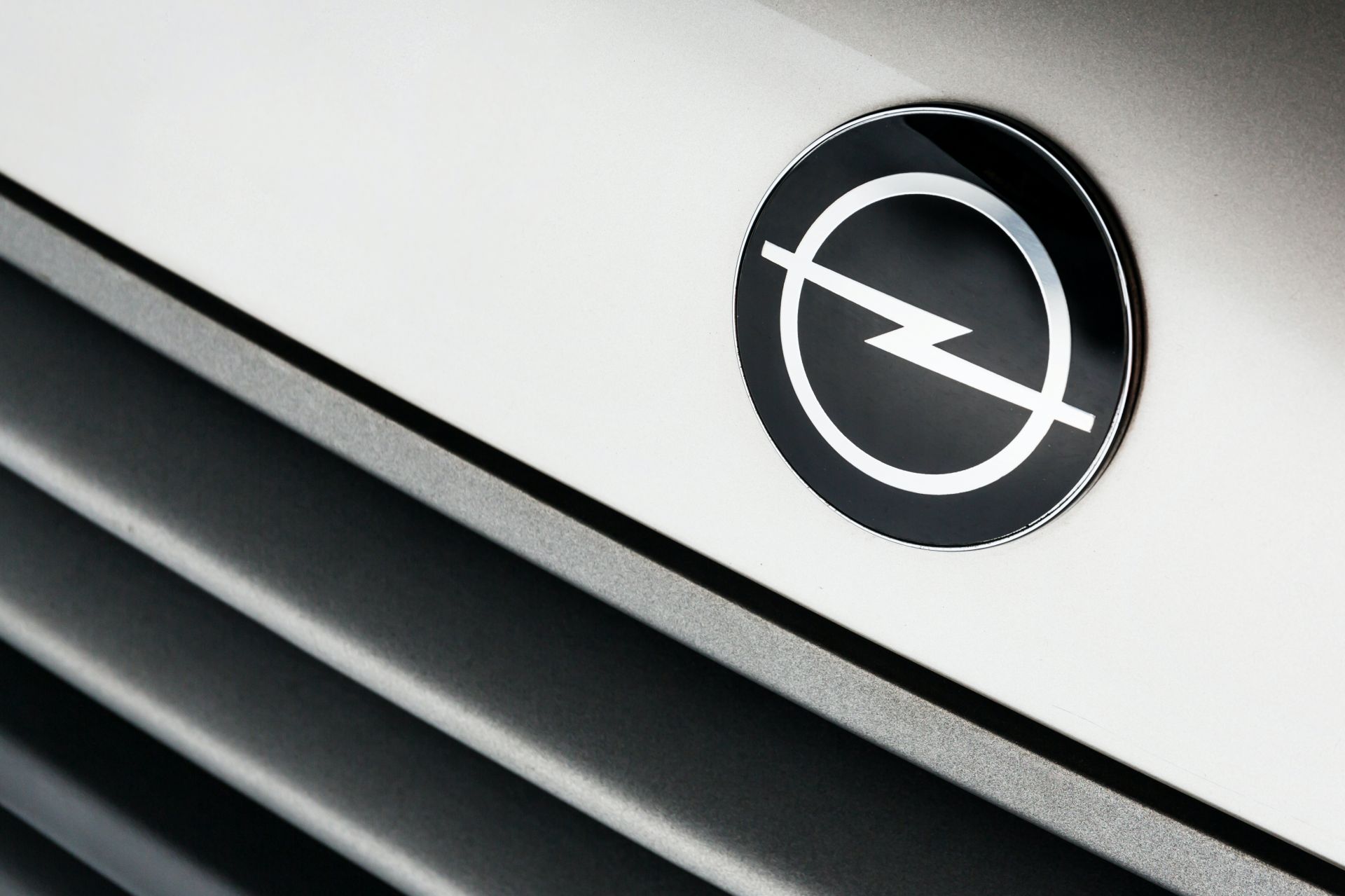 Yeni Mokka ile birlikte Opel logosu da güncelleniyor: İşte yeni logo