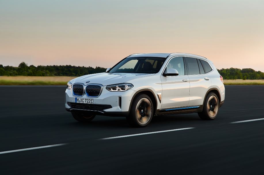 Elektrikli BMW iX3 tanıtıldı: Yeni nesil eDrive teknolojisi ve 460 km menzil