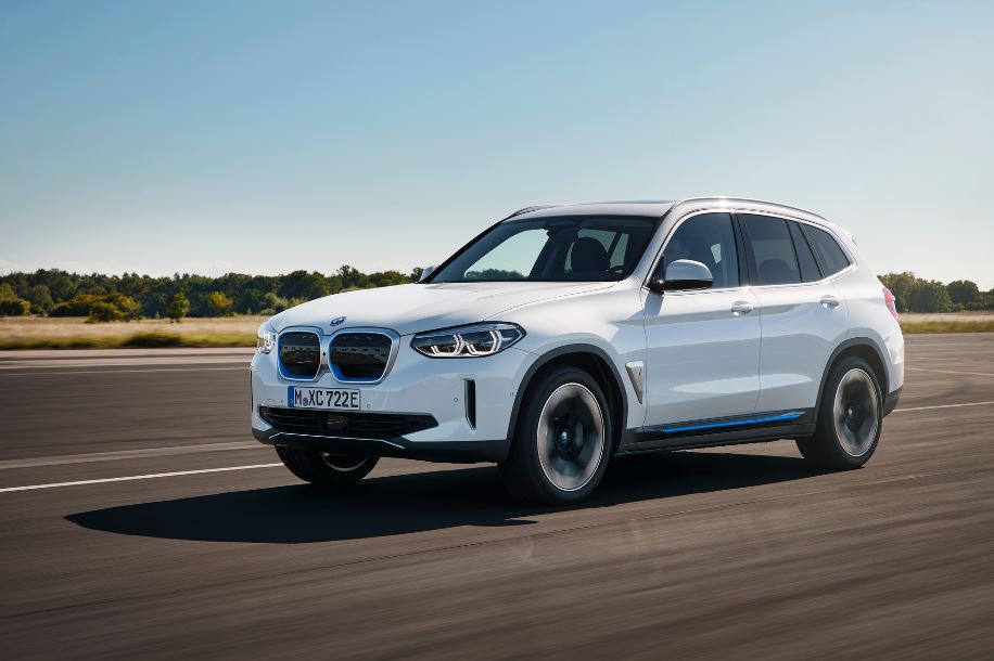 Elektrikli BMW iX3 tanıtıldı: Yeni nesil eDrive teknolojisi ve 460 km menzil