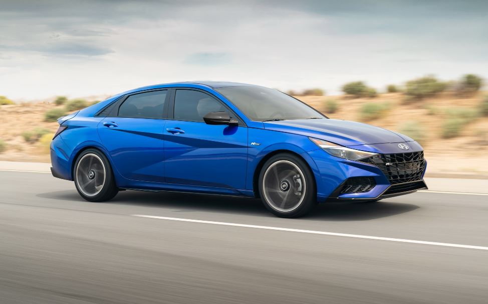 Hyundai Elantra N Line, 201 beygir gücü ve sportif tasarımıyla tanıtıldı