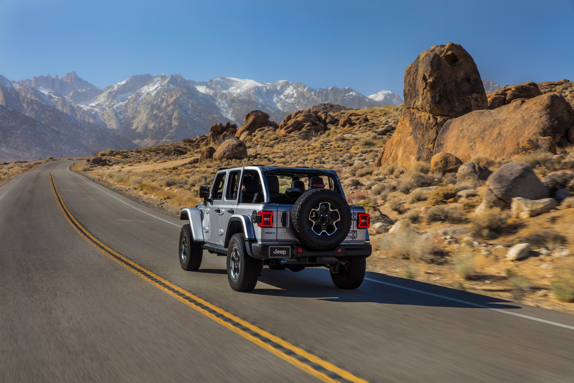 Jeep'ten elektriklenme adına yeni adım:  Wrangler 4xe