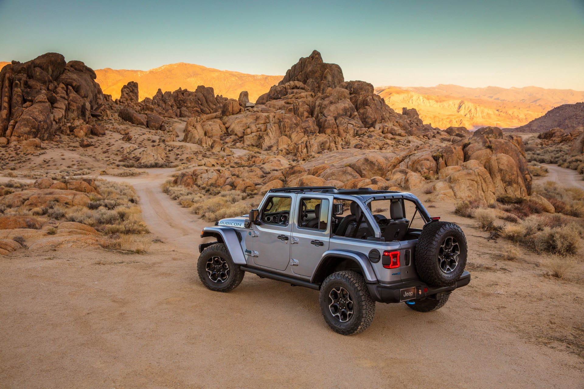 Jeep'ten elektriklenme adına yeni adım:  Wrangler 4xe