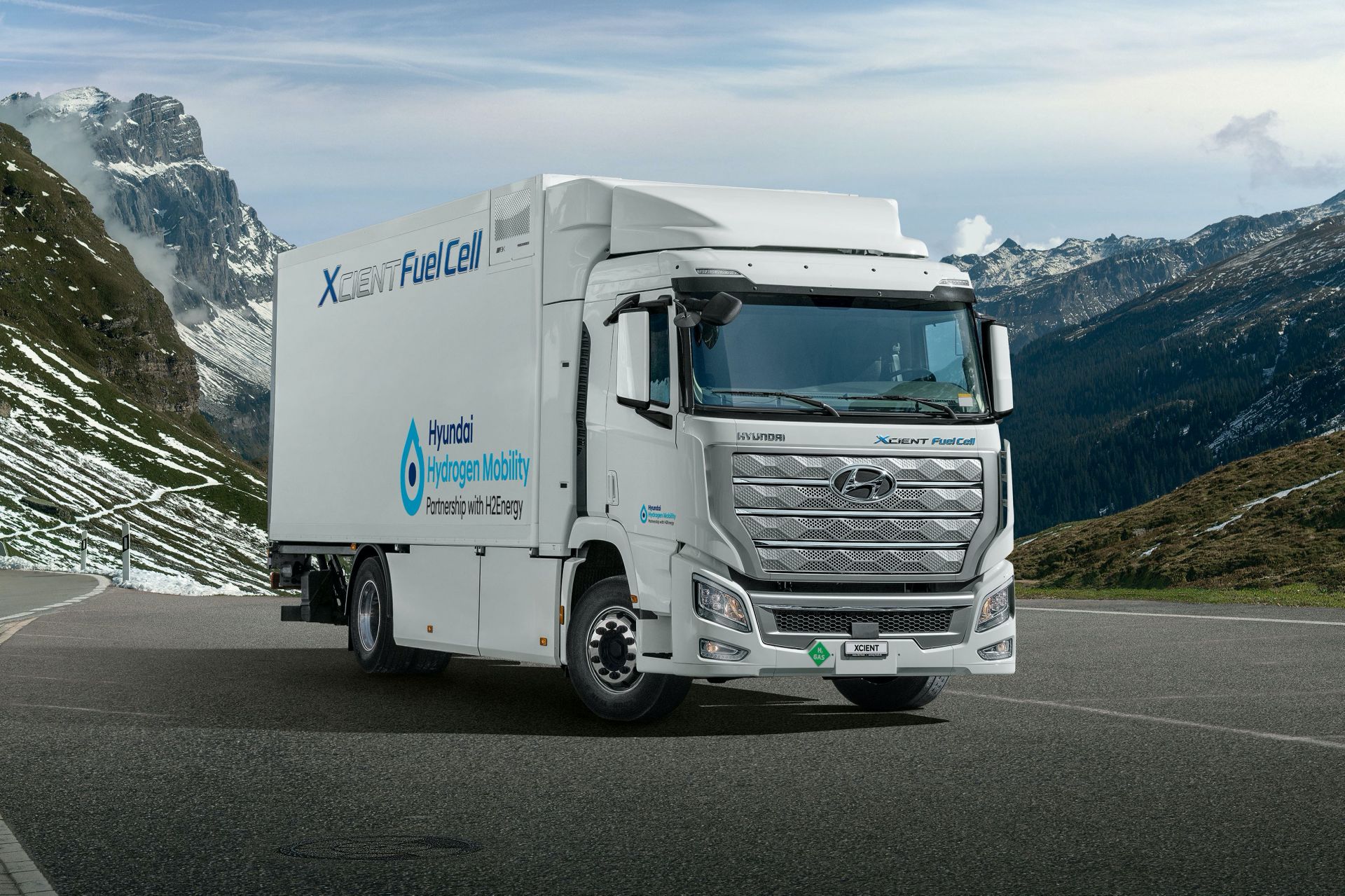 Hyundai'nin hidrojen yakıtlı kamyonu Xcient, Avrupa yollarına çıktı